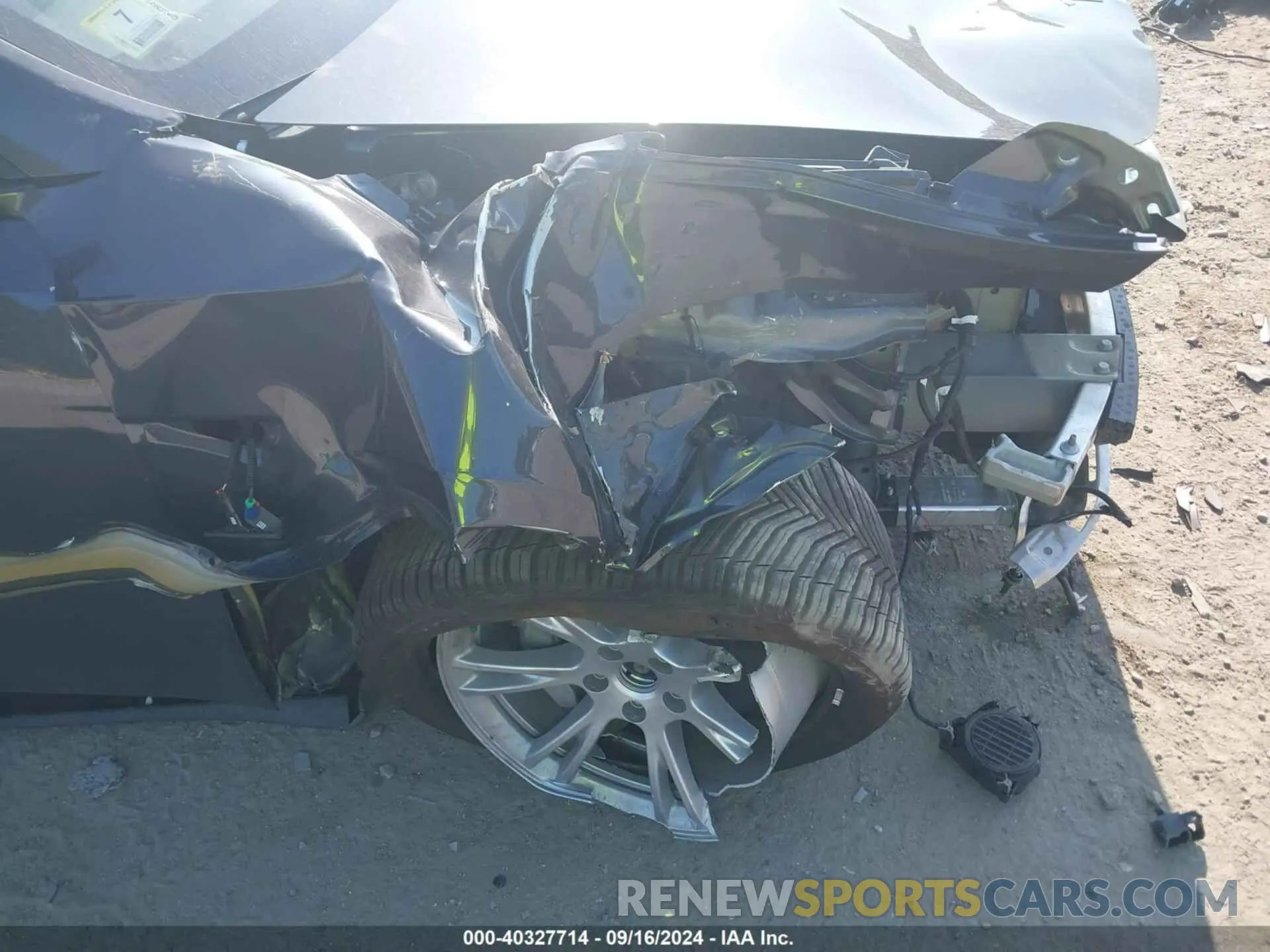 6 Photograph of a damaged car 7SAYGAEE5RF077814 TESLA MODEL Y 2024