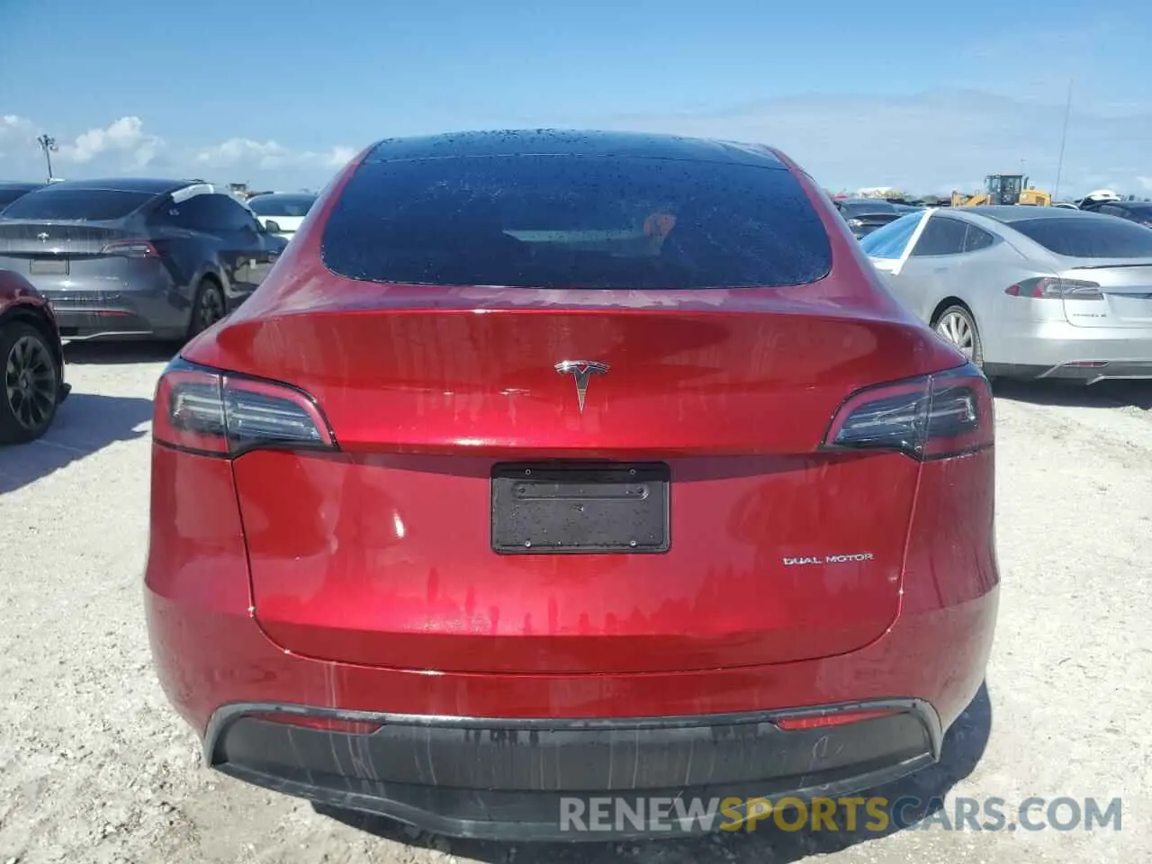 6 Photograph of a damaged car 7SAYGAEE5RF079935 TESLA MODEL Y 2024