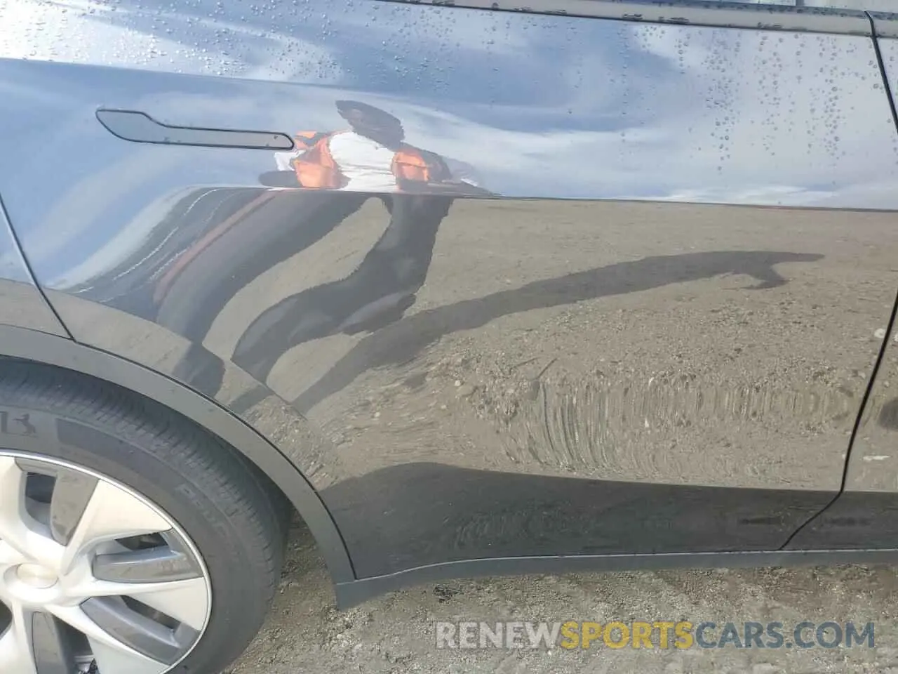 10 Photograph of a damaged car 7SAYGAEE5RF089252 TESLA MODEL Y 2024
