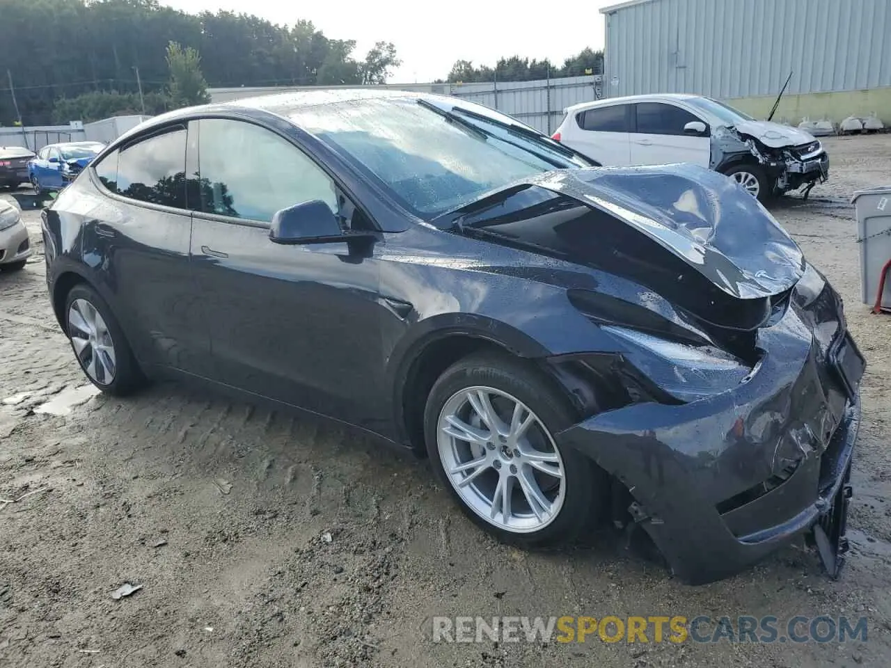 4 Photograph of a damaged car 7SAYGAEE5RF089252 TESLA MODEL Y 2024