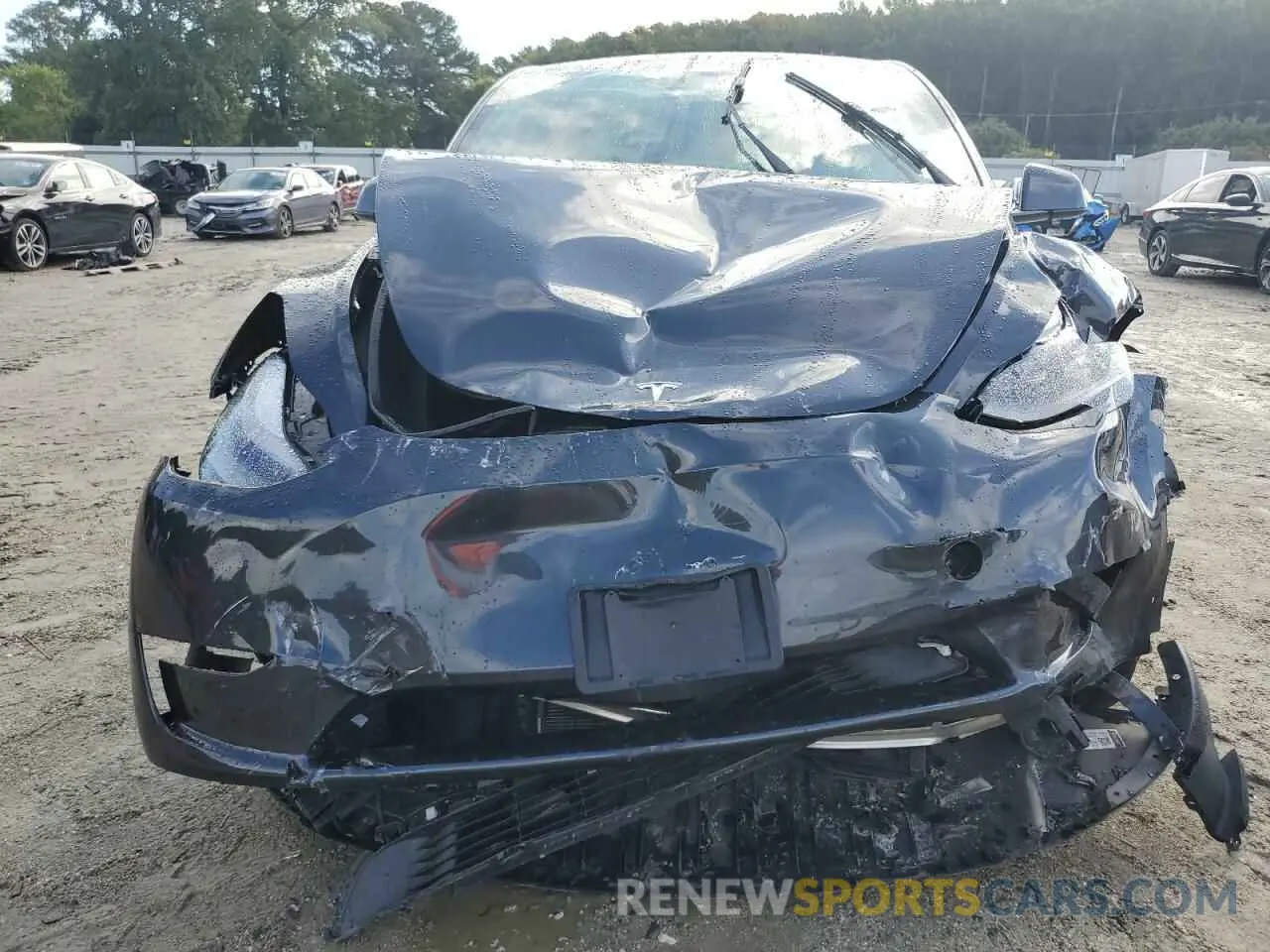 5 Photograph of a damaged car 7SAYGAEE5RF089252 TESLA MODEL Y 2024