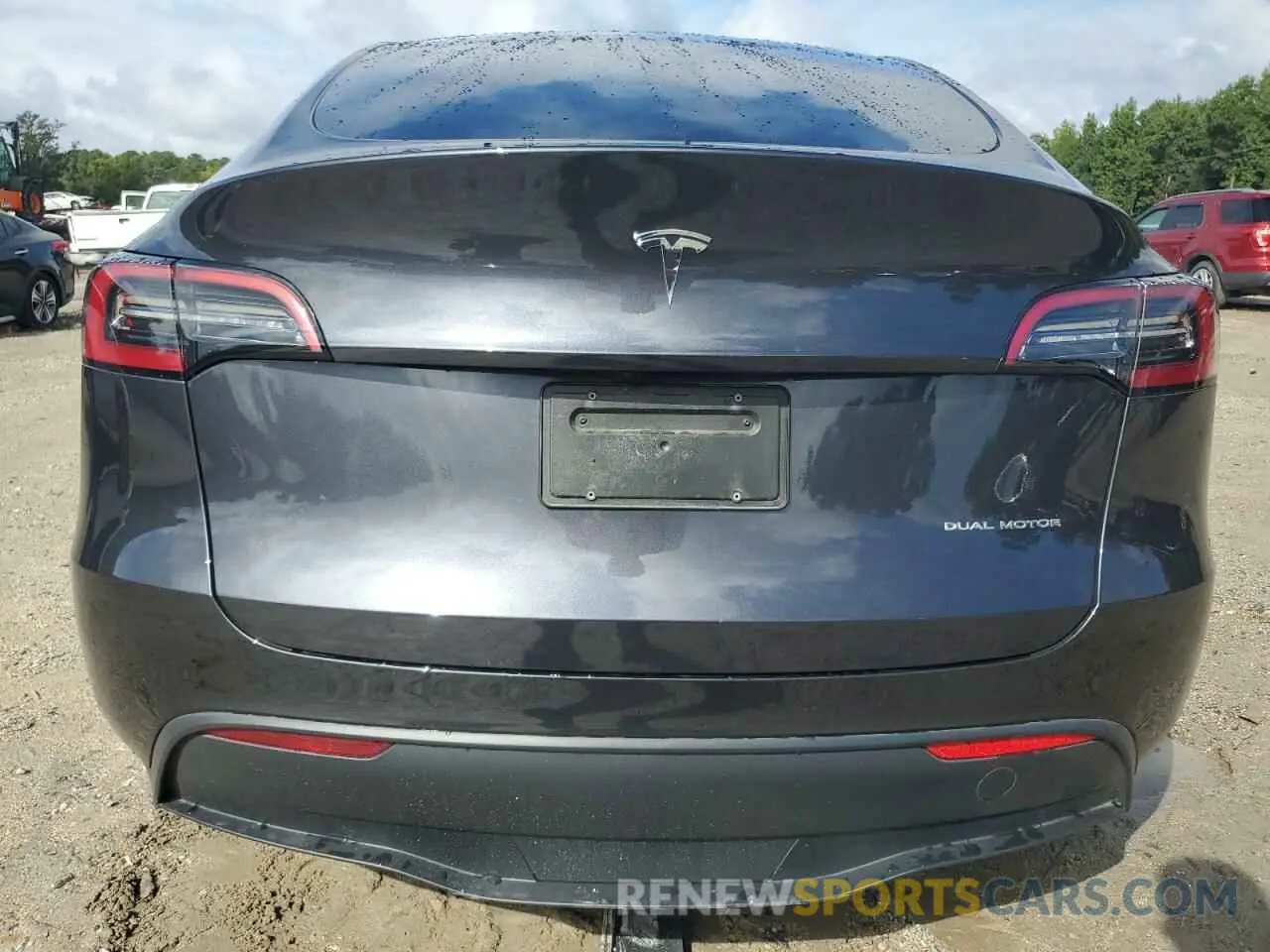 6 Photograph of a damaged car 7SAYGAEE5RF089252 TESLA MODEL Y 2024