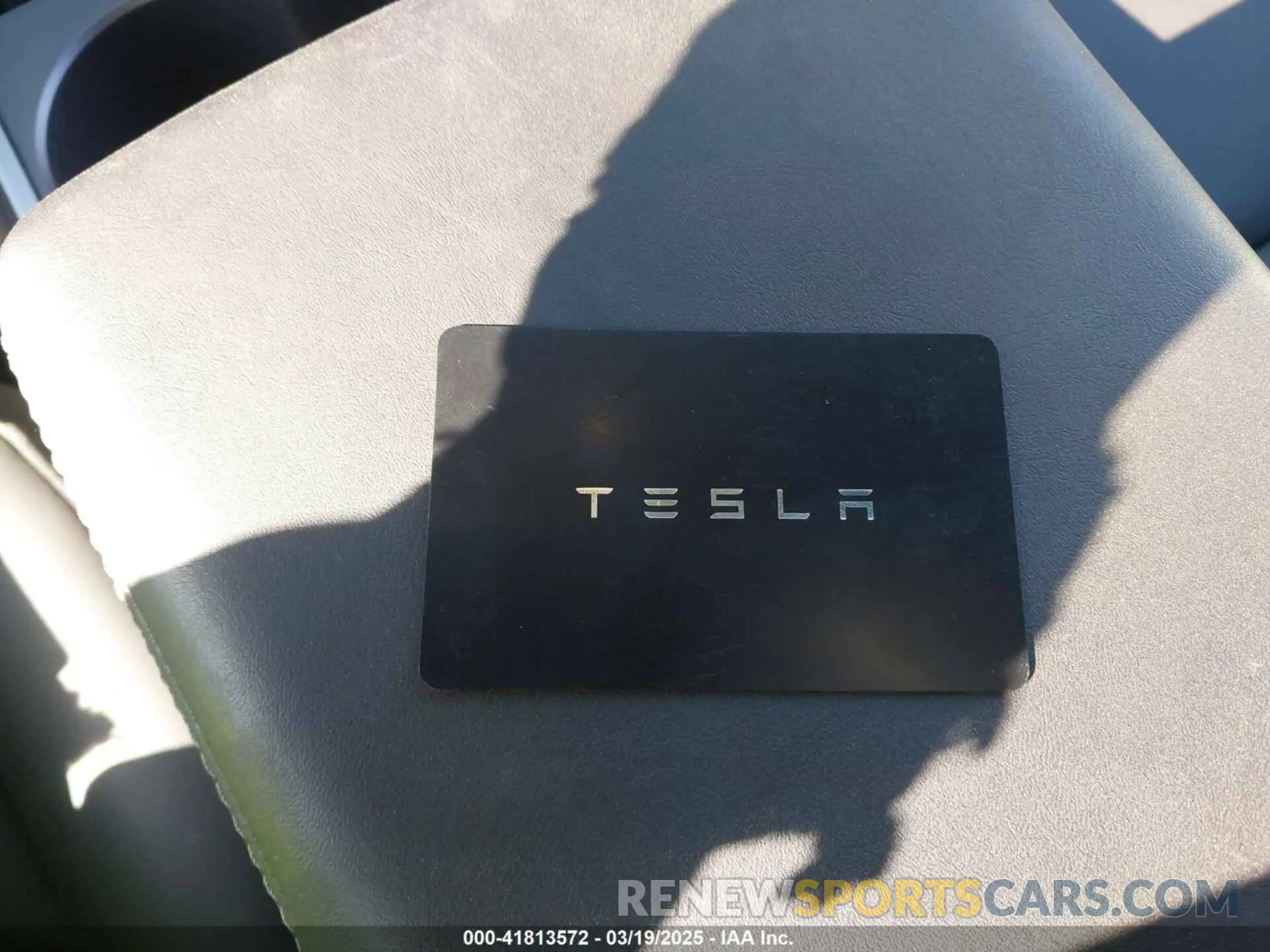 11 Photograph of a damaged car 7SAYGAEE5RF127224 TESLA MODEL Y 2024