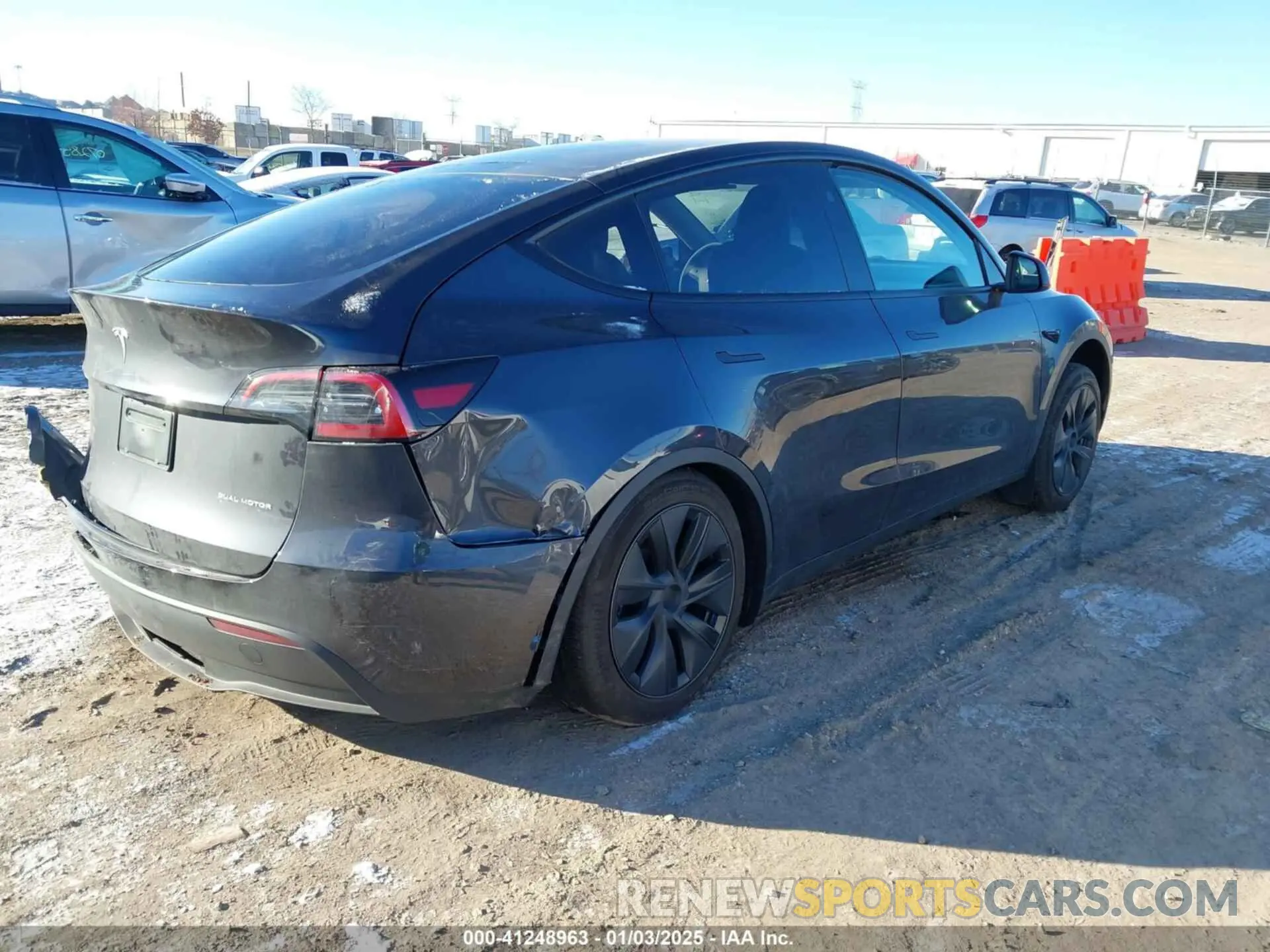 4 Photograph of a damaged car 7SAYGAEE5RF201368 TESLA MODEL Y 2024