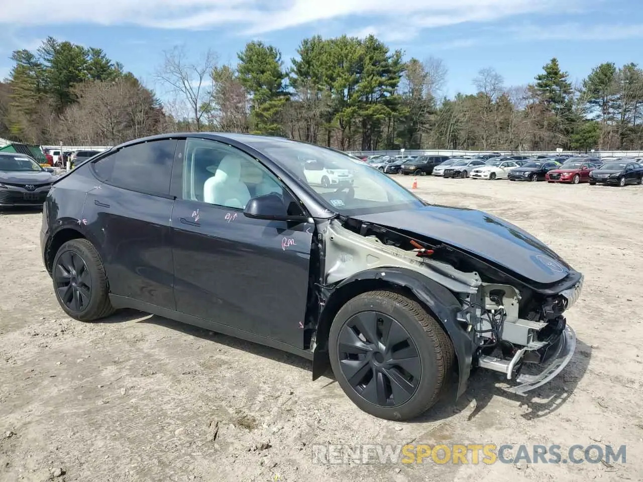 4 Photograph of a damaged car 7SAYGAEE5RF214010 TESLA MODEL Y 2024