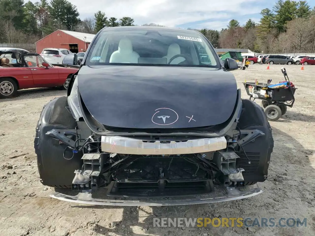 5 Photograph of a damaged car 7SAYGAEE5RF214010 TESLA MODEL Y 2024