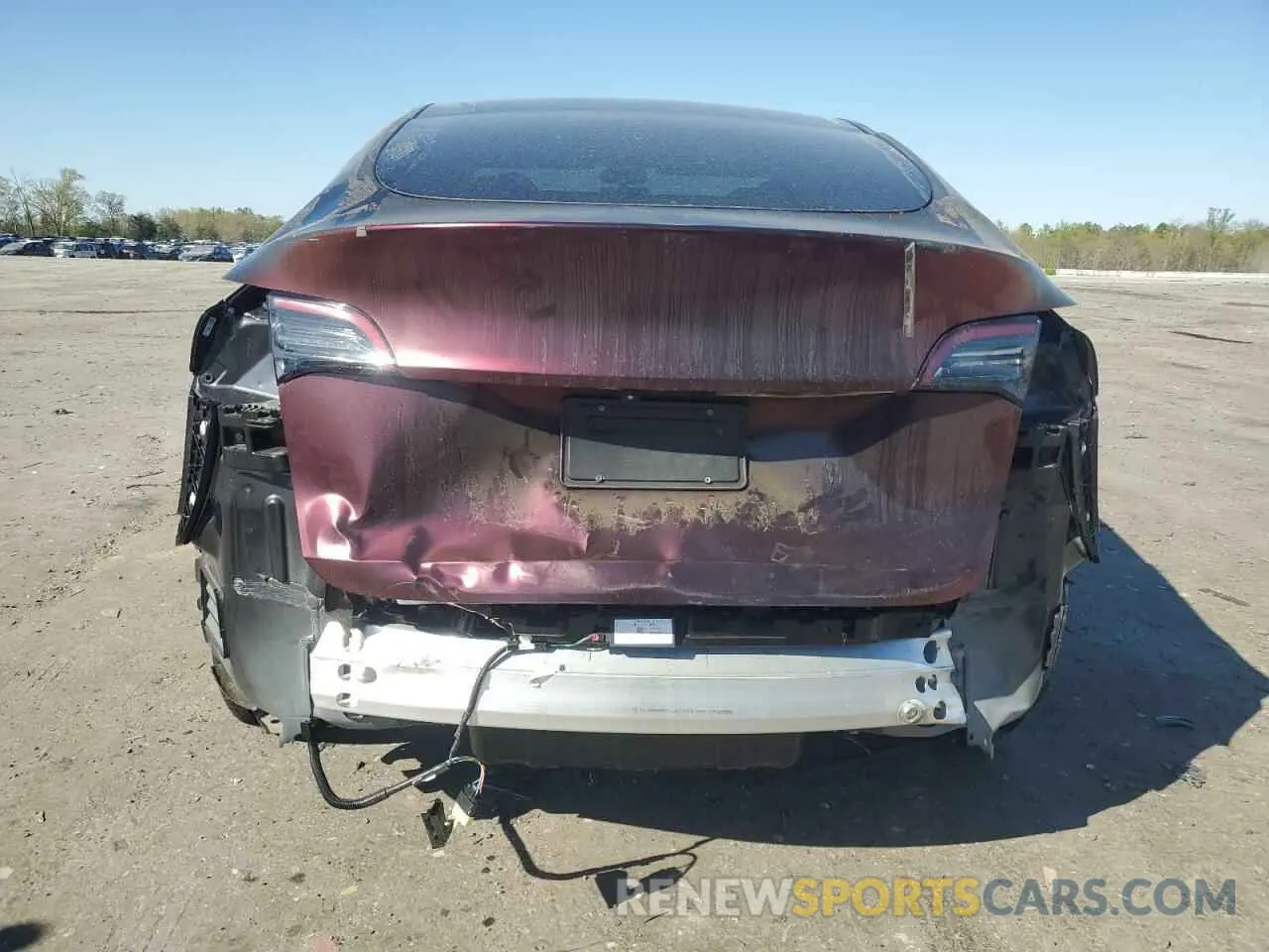 6 Photograph of a damaged car 7SAYGAEE5RF990914 TESLA MODEL Y 2024