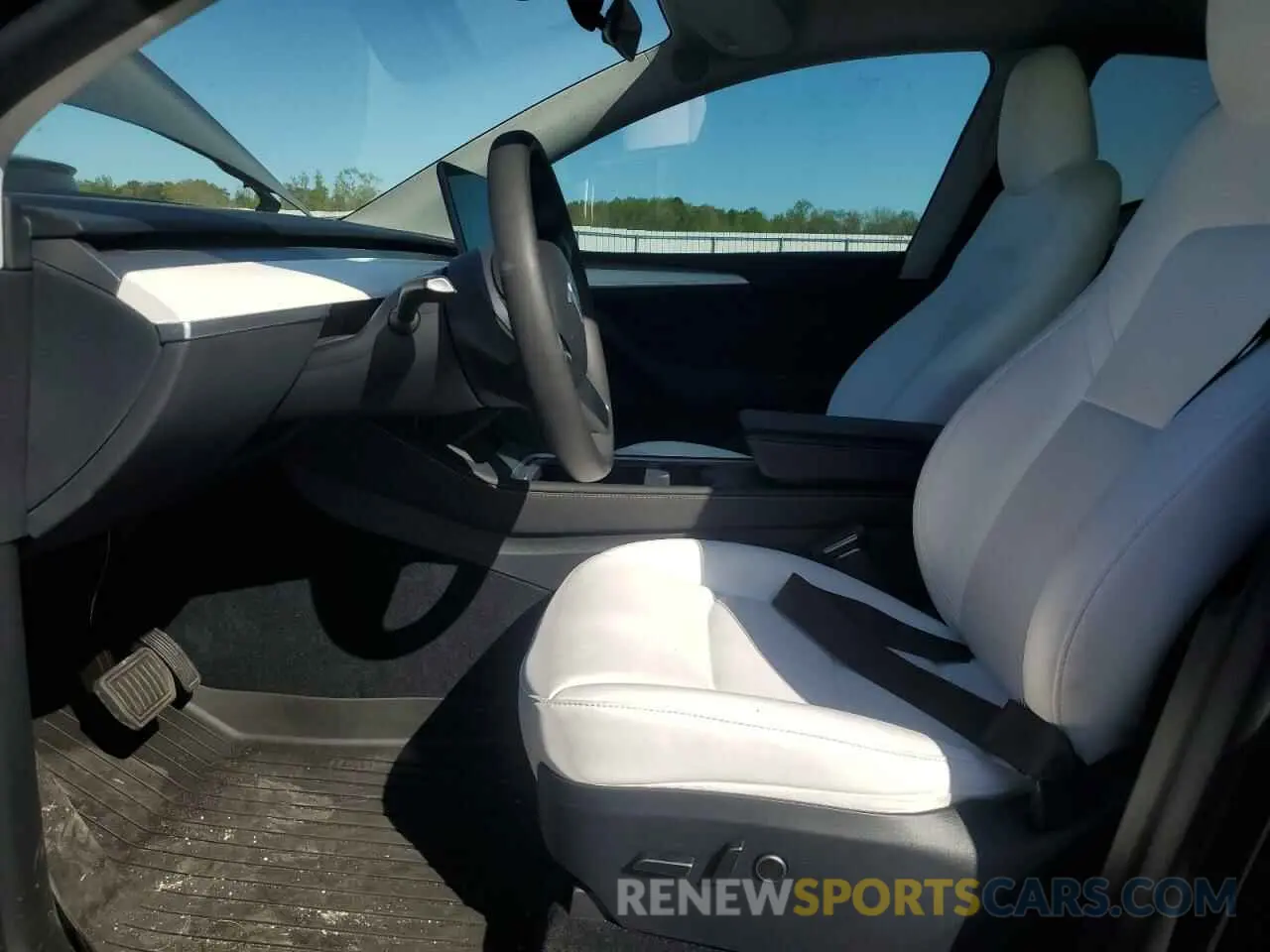 7 Photograph of a damaged car 7SAYGAEE5RF990914 TESLA MODEL Y 2024