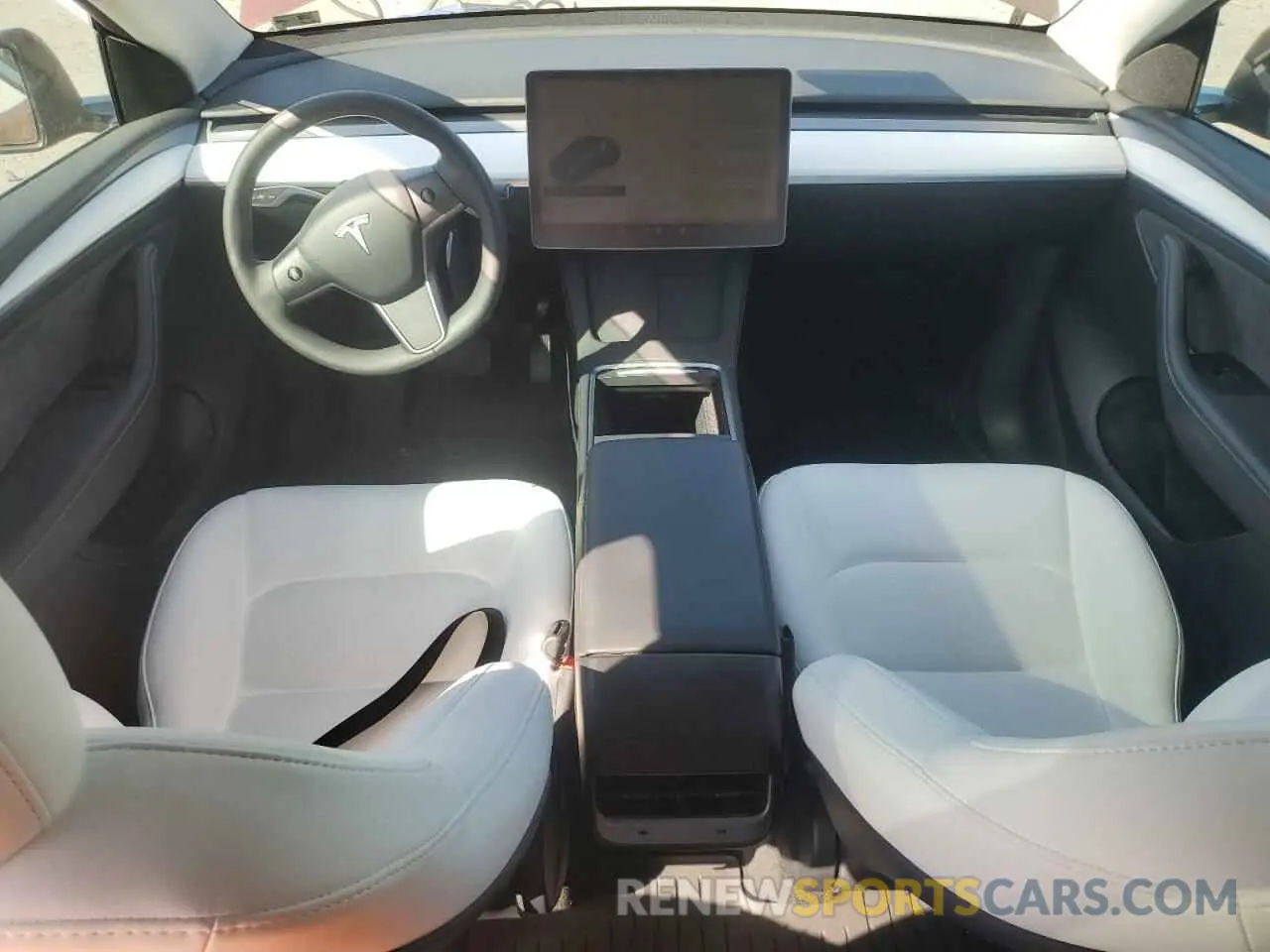 8 Photograph of a damaged car 7SAYGAEE5RF990914 TESLA MODEL Y 2024