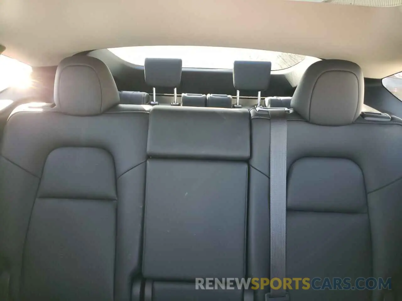 10 Photograph of a damaged car 7SAYGAEE6RF061654 TESLA MODEL Y 2024