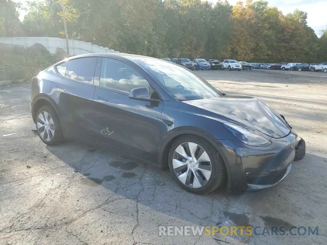 4 Photograph of a damaged car 7SAYGAEE6RF067003 TESLA MODEL Y 2024