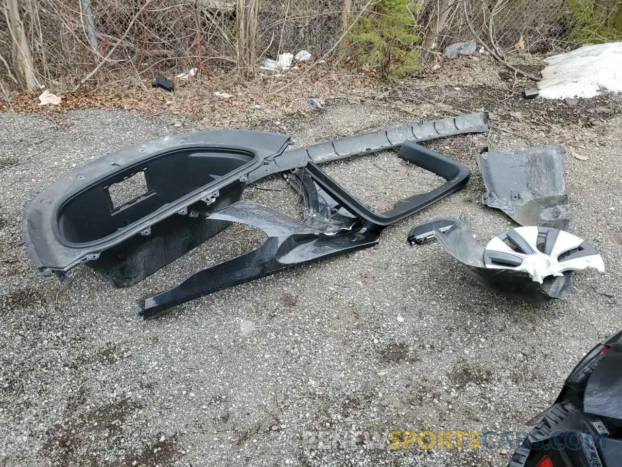 13 Photograph of a damaged car 7SAYGAEE6RF070354 TESLA MODEL Y 2024