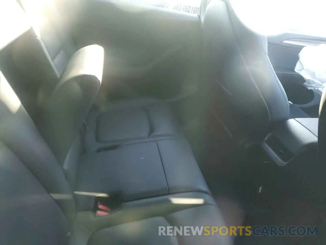 10 Photograph of a damaged car 7SAYGAEE6RF071388 TESLA MODEL Y 2024