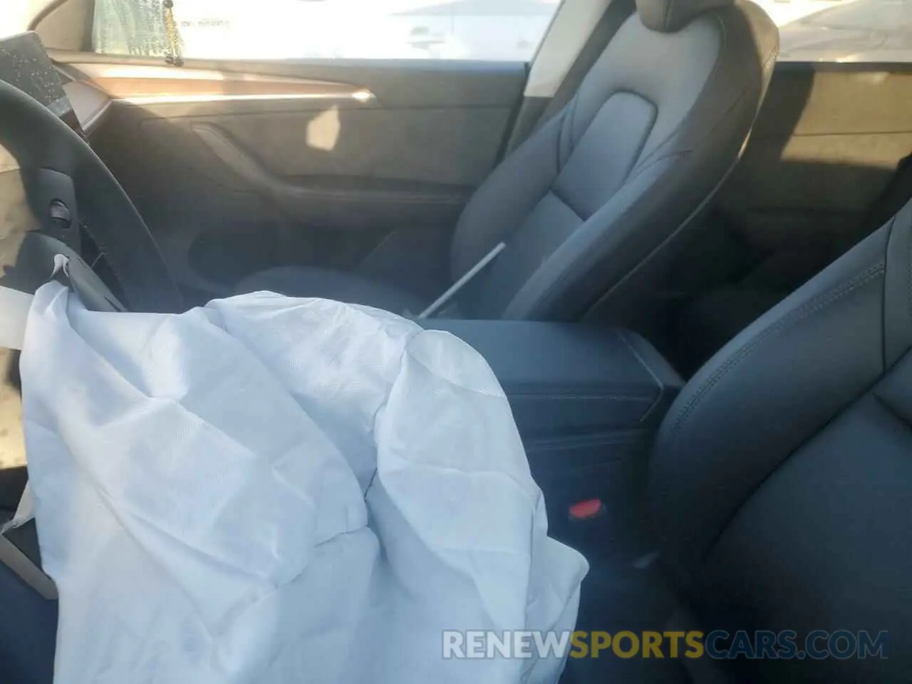7 Photograph of a damaged car 7SAYGAEE6RF071388 TESLA MODEL Y 2024
