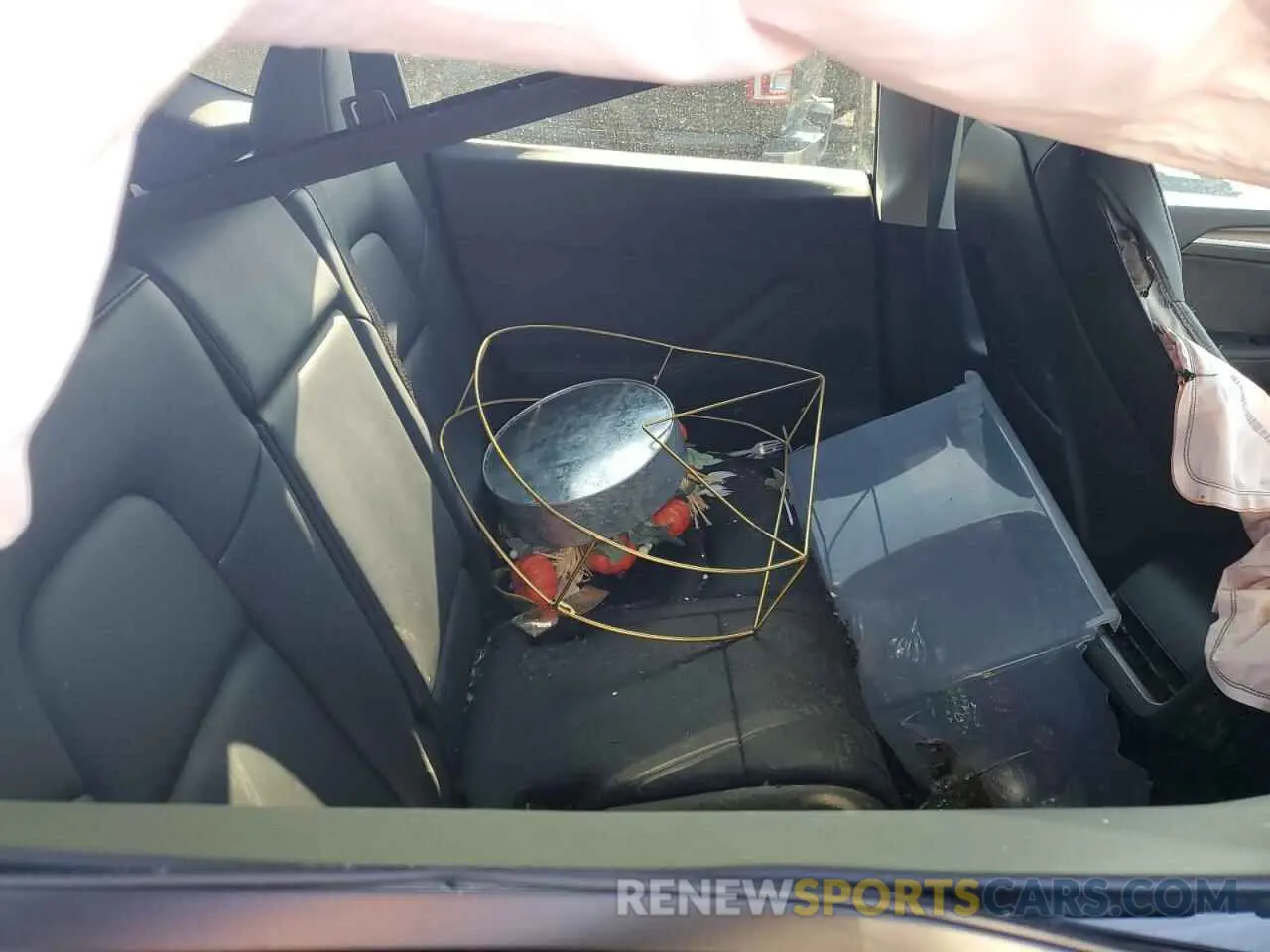 11 Photograph of a damaged car 7SAYGAEE6RF106267 TESLA MODEL Y 2024