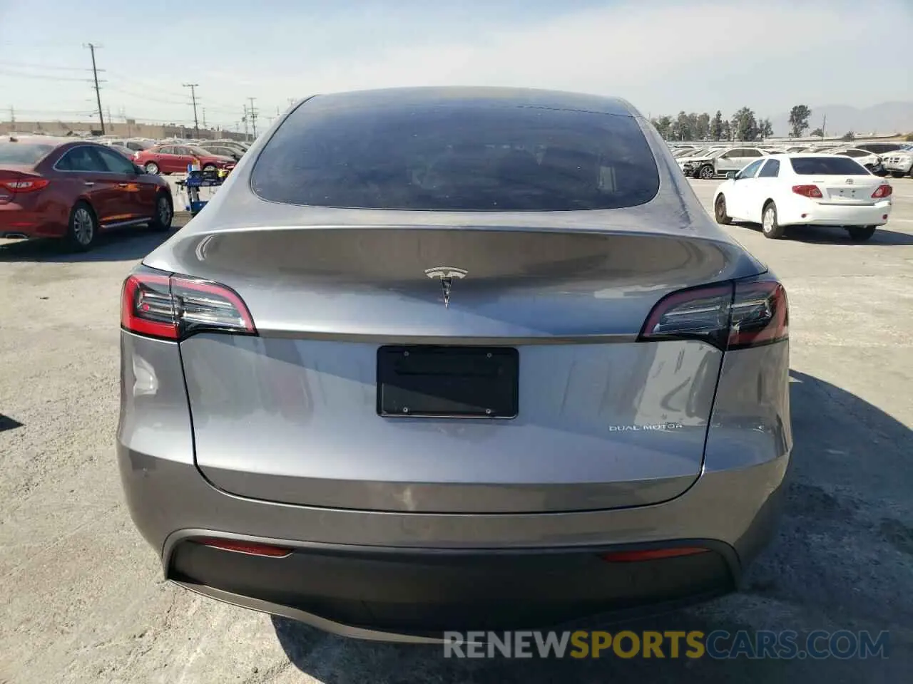6 Photograph of a damaged car 7SAYGAEE6RF131749 TESLA MODEL Y 2024