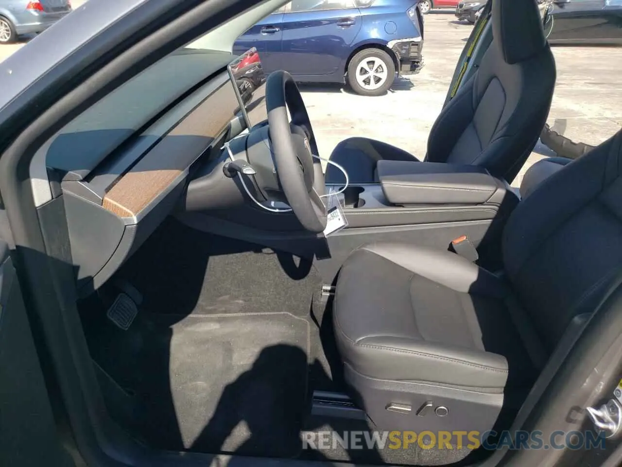7 Photograph of a damaged car 7SAYGAEE6RF131749 TESLA MODEL Y 2024
