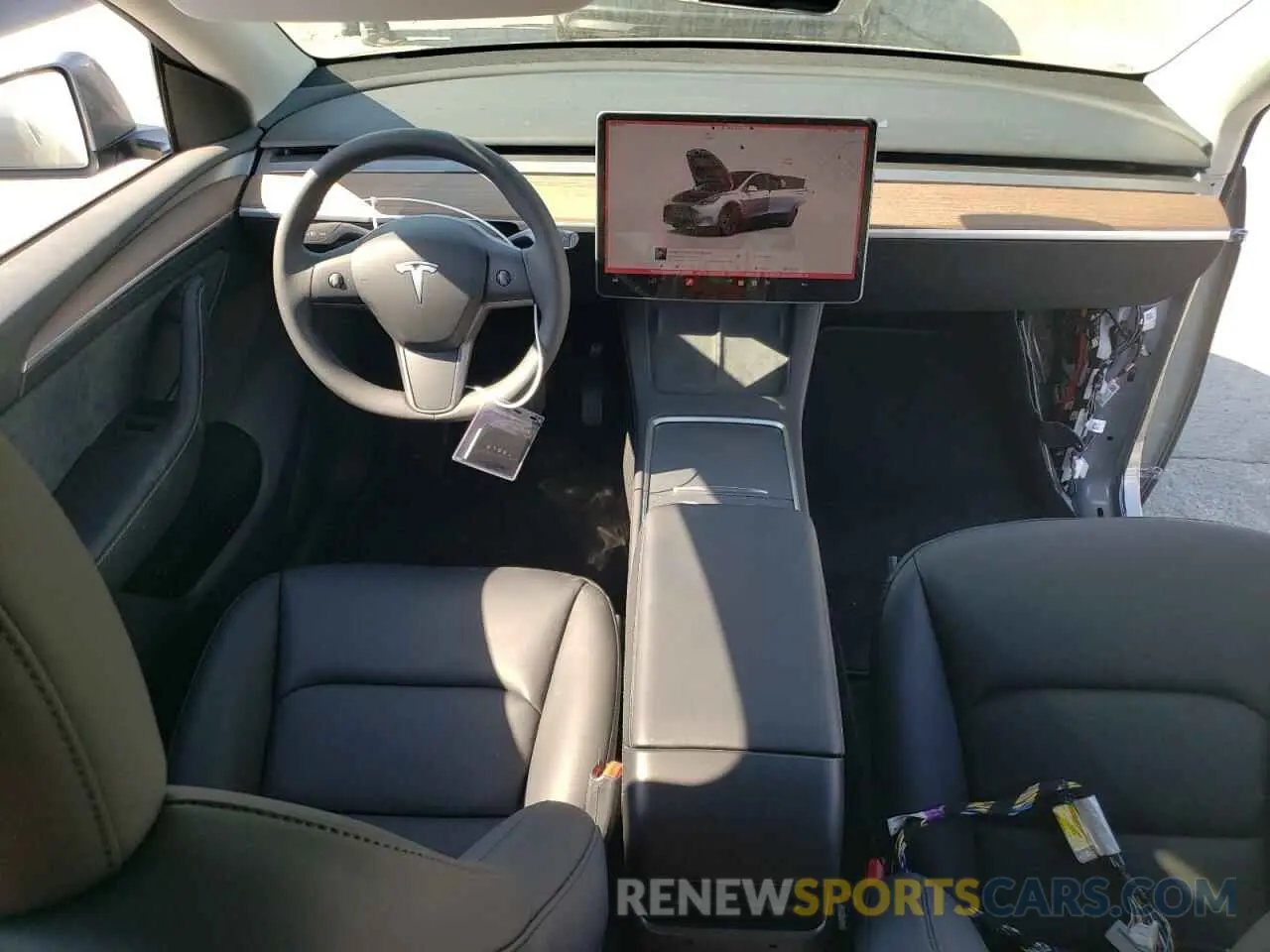 8 Photograph of a damaged car 7SAYGAEE6RF131749 TESLA MODEL Y 2024