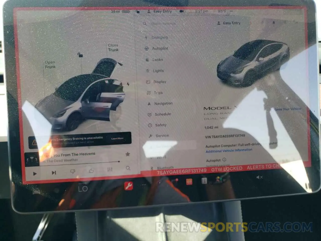 9 Photograph of a damaged car 7SAYGAEE6RF131749 TESLA MODEL Y 2024