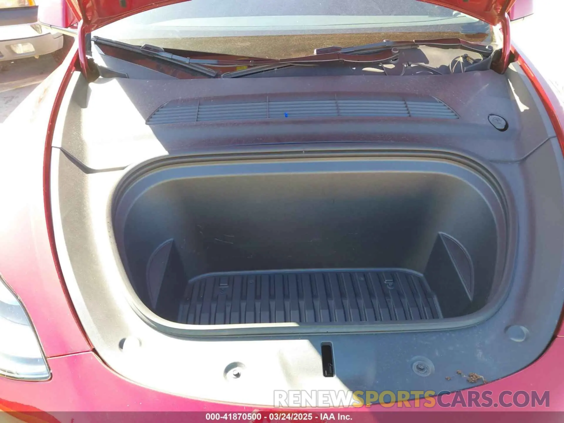 10 Photograph of a damaged car 7SAYGAEE6RF152066 TESLA MODEL Y 2024