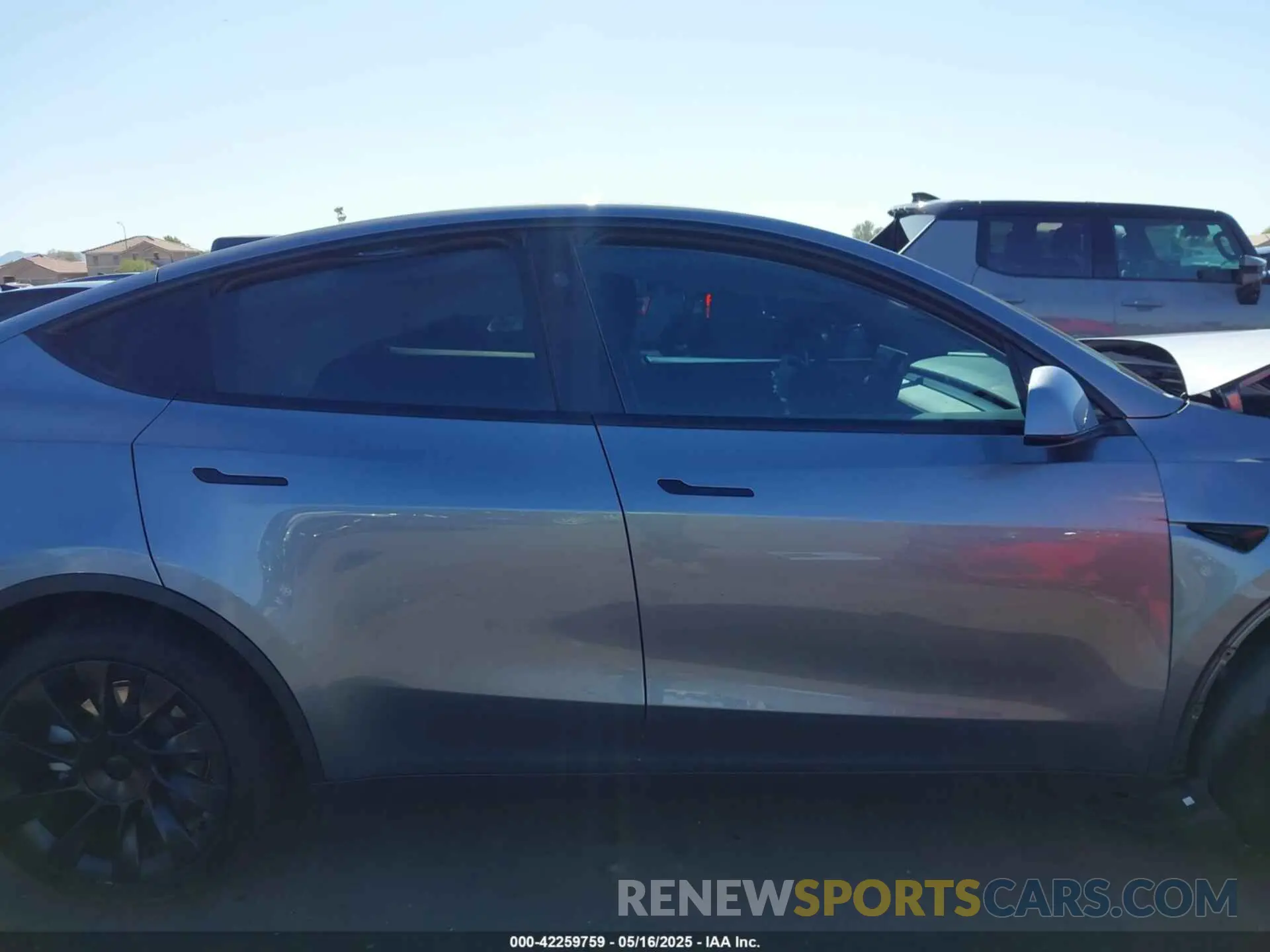 12 Photograph of a damaged car 7SAYGAEE6RF155551 TESLA MODEL Y 2024