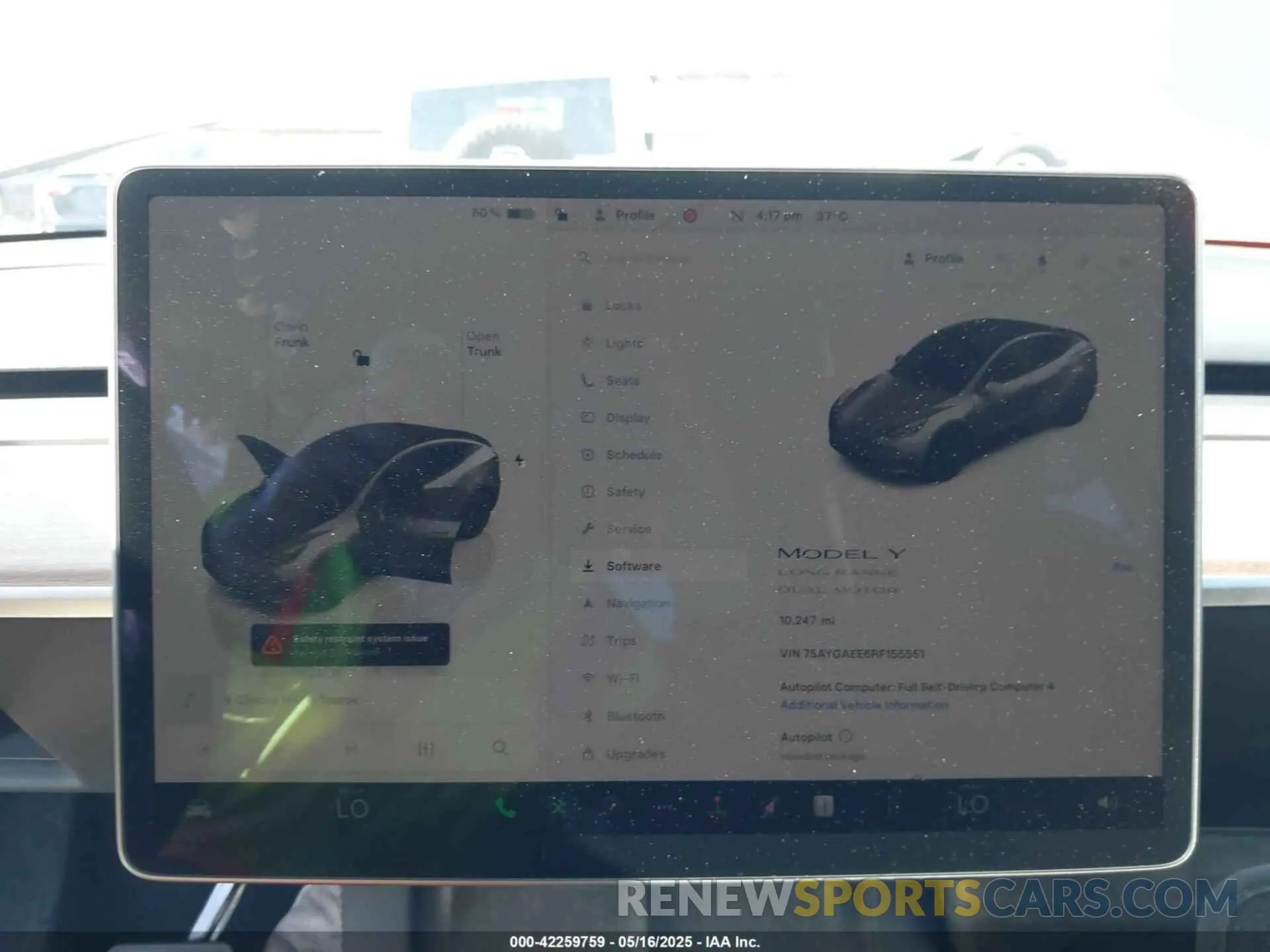 17 Photograph of a damaged car 7SAYGAEE6RF155551 TESLA MODEL Y 2024