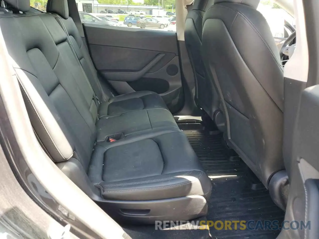 11 Photograph of a damaged car 7SAYGAEE6RF160698 TESLA MODEL Y 2024