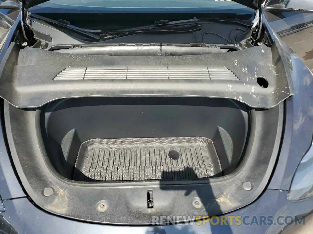 12 Photograph of a damaged car 7SAYGAEE6RF160698 TESLA MODEL Y 2024