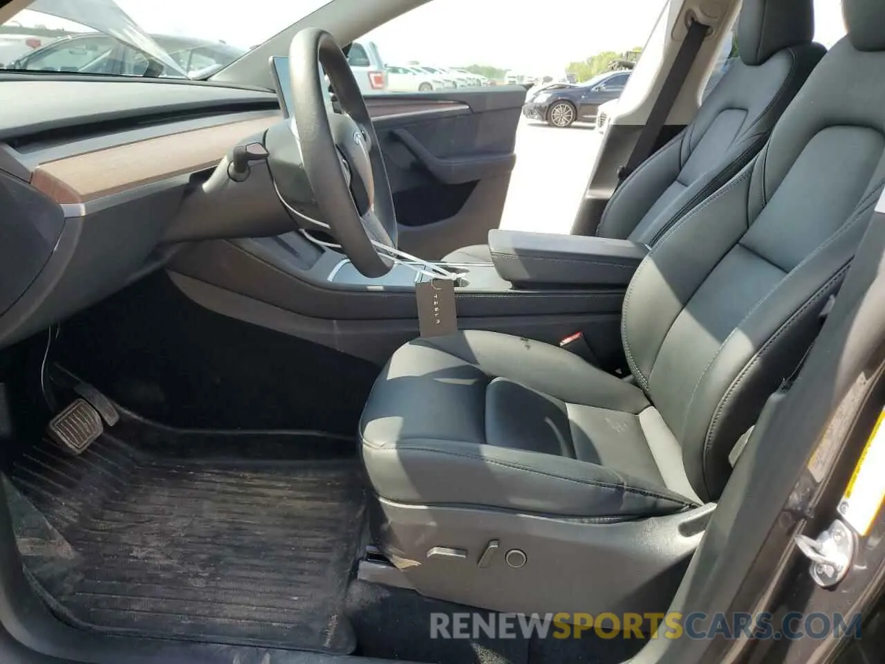 7 Photograph of a damaged car 7SAYGAEE6RF160698 TESLA MODEL Y 2024
