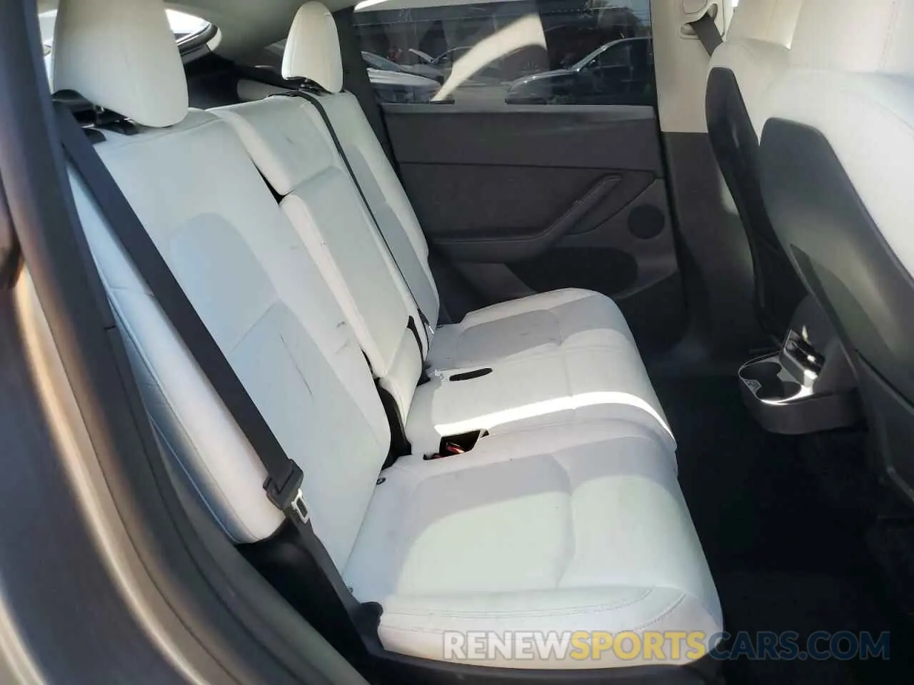 11 Photograph of a damaged car 7SAYGAEE6RF168333 TESLA MODEL Y 2024