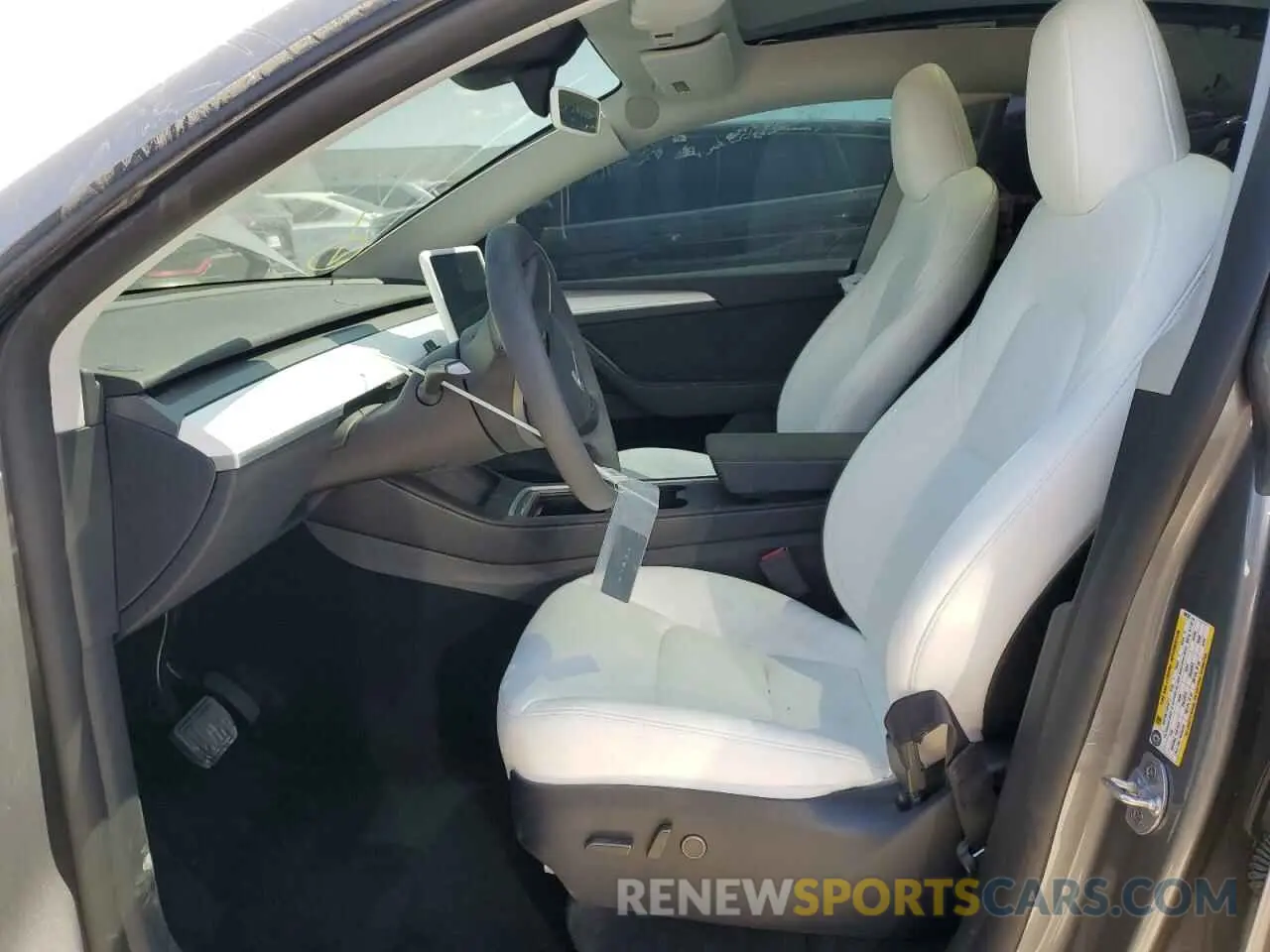 7 Photograph of a damaged car 7SAYGAEE6RF168333 TESLA MODEL Y 2024