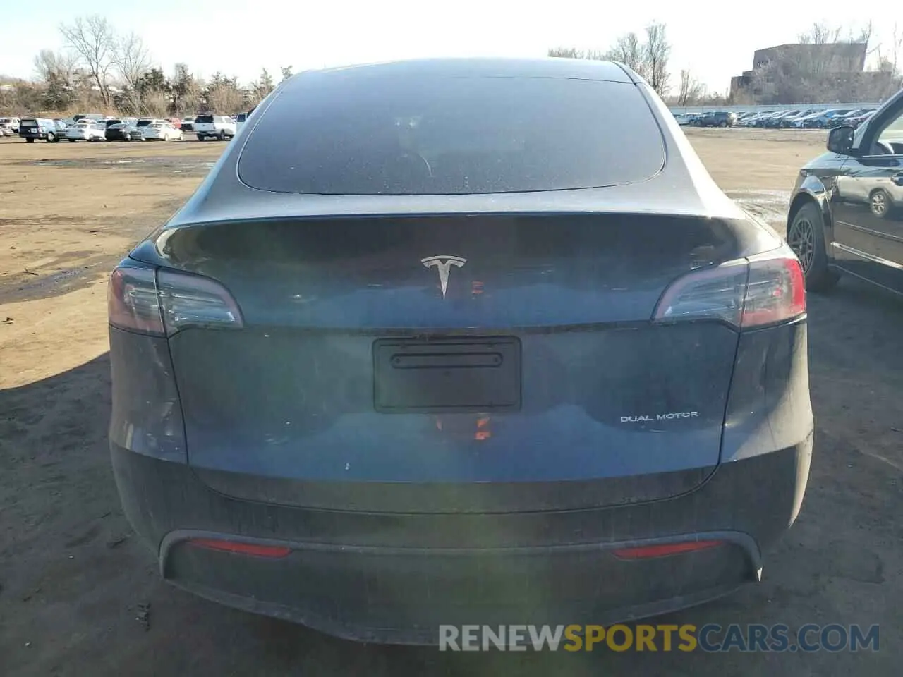 6 Photograph of a damaged car 7SAYGAEE6RF170406 TESLA MODEL Y 2024