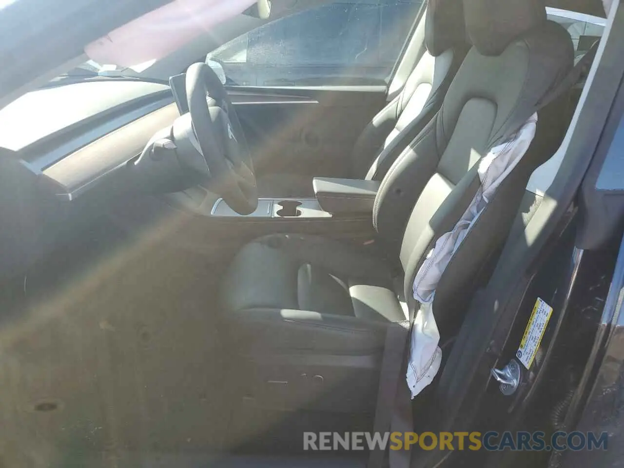 7 Photograph of a damaged car 7SAYGAEE6RF170406 TESLA MODEL Y 2024