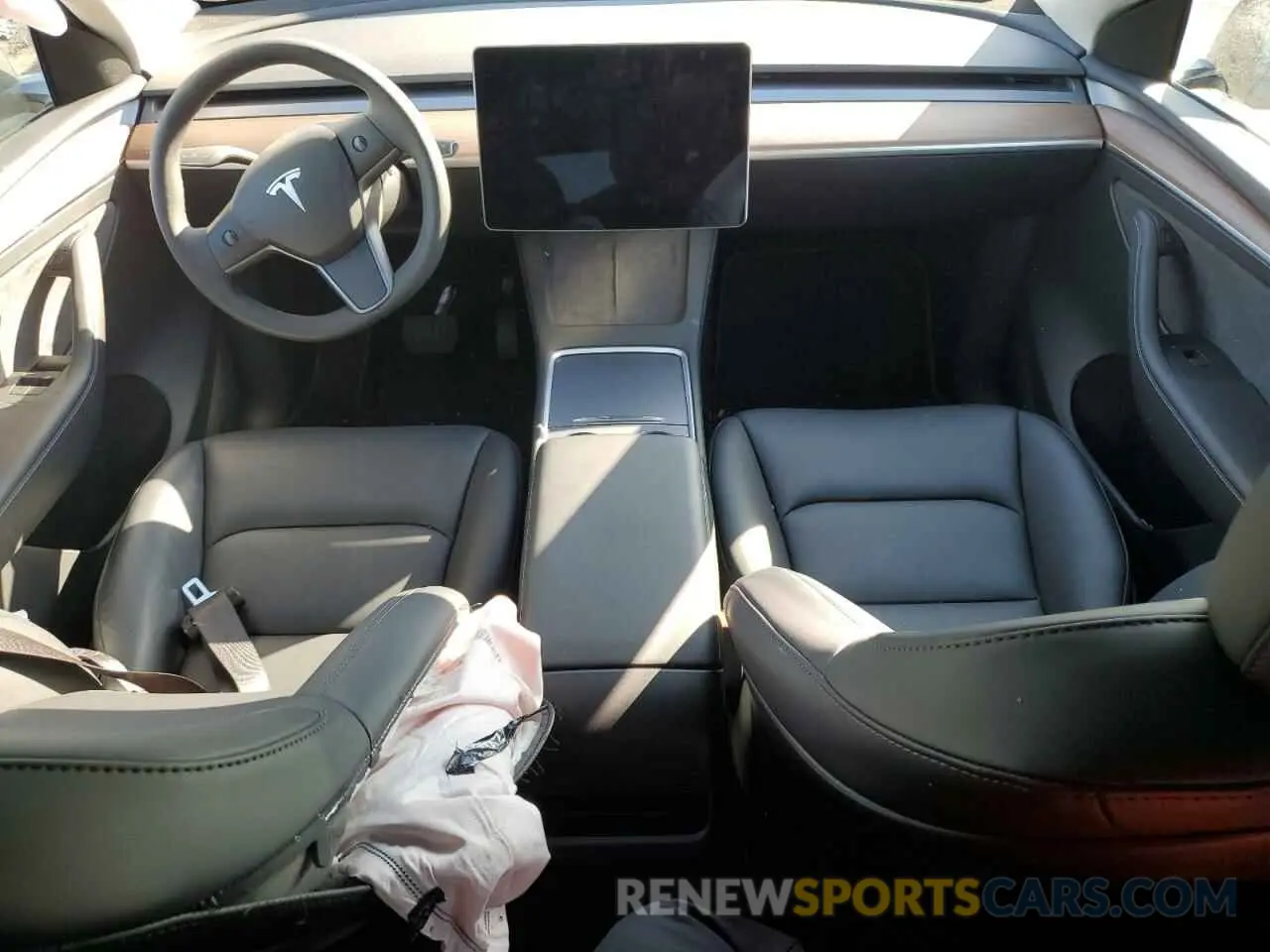 8 Photograph of a damaged car 7SAYGAEE6RF170406 TESLA MODEL Y 2024