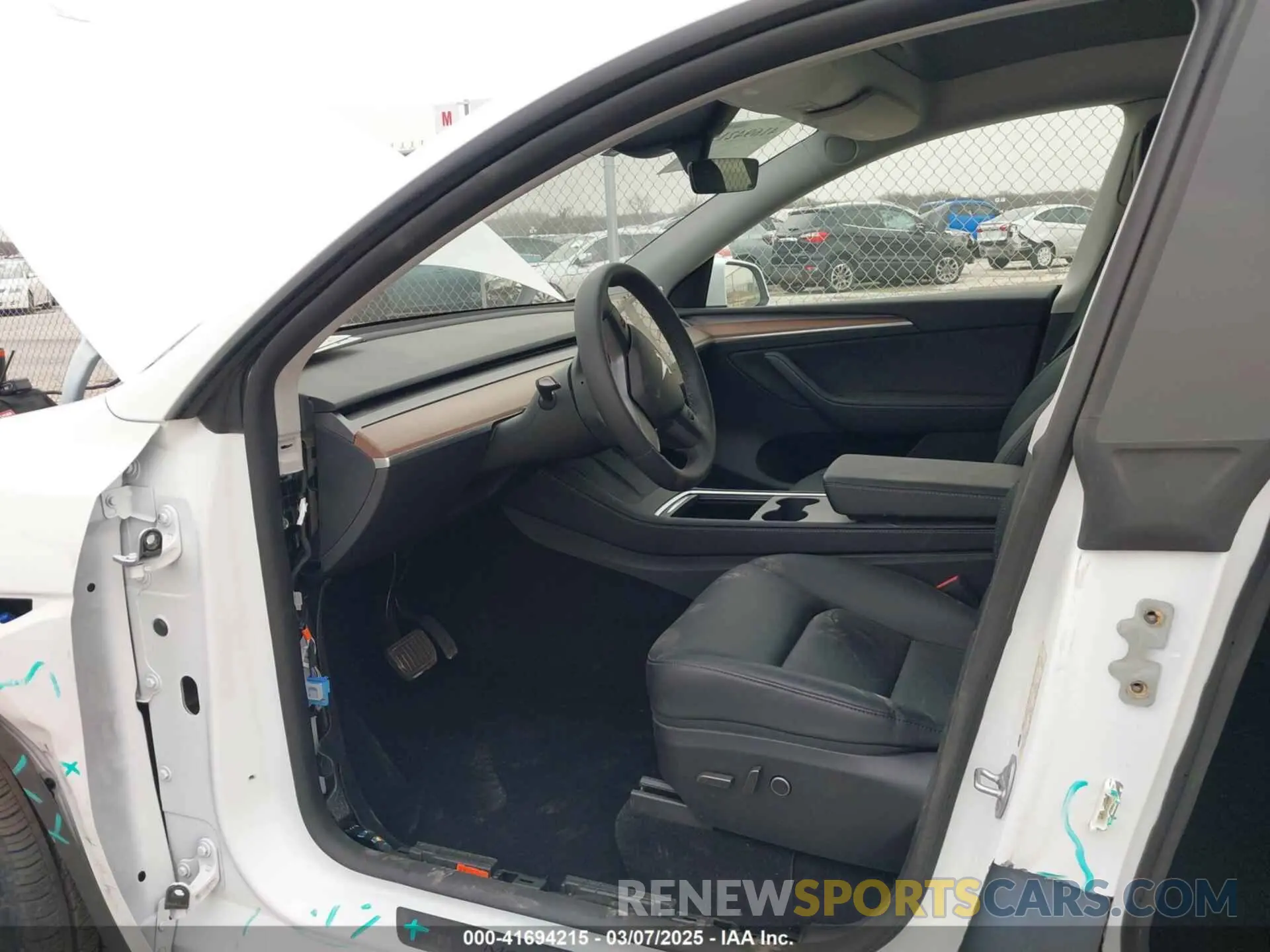5 Photograph of a damaged car 7SAYGAEE6RF171037 TESLA MODEL Y 2024