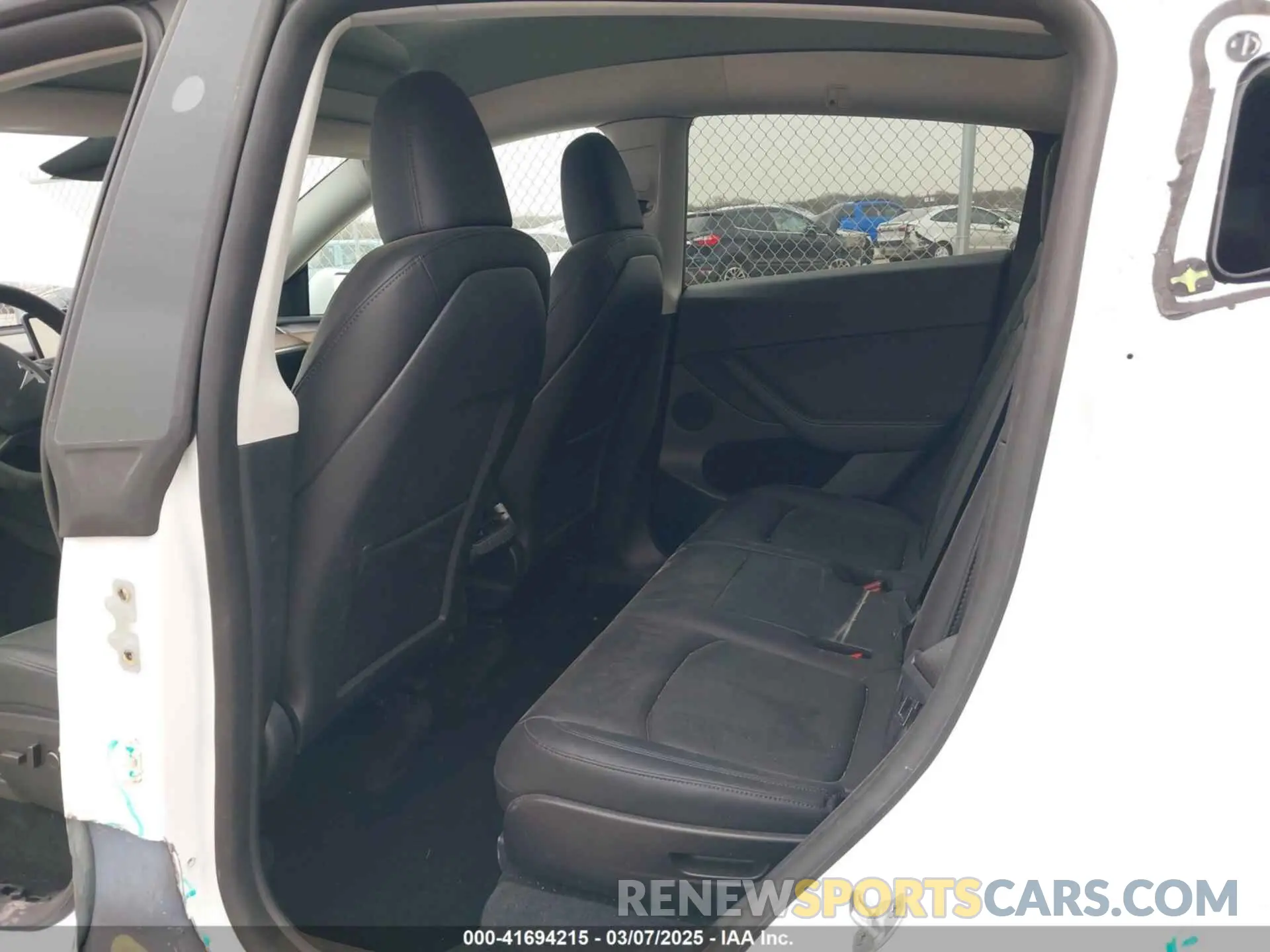 8 Photograph of a damaged car 7SAYGAEE6RF171037 TESLA MODEL Y 2024