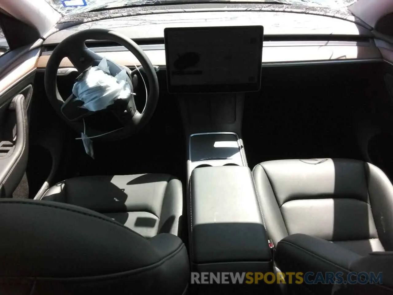 8 Photograph of a damaged car 7SAYGAEE6RF196245 TESLA MODEL Y 2024