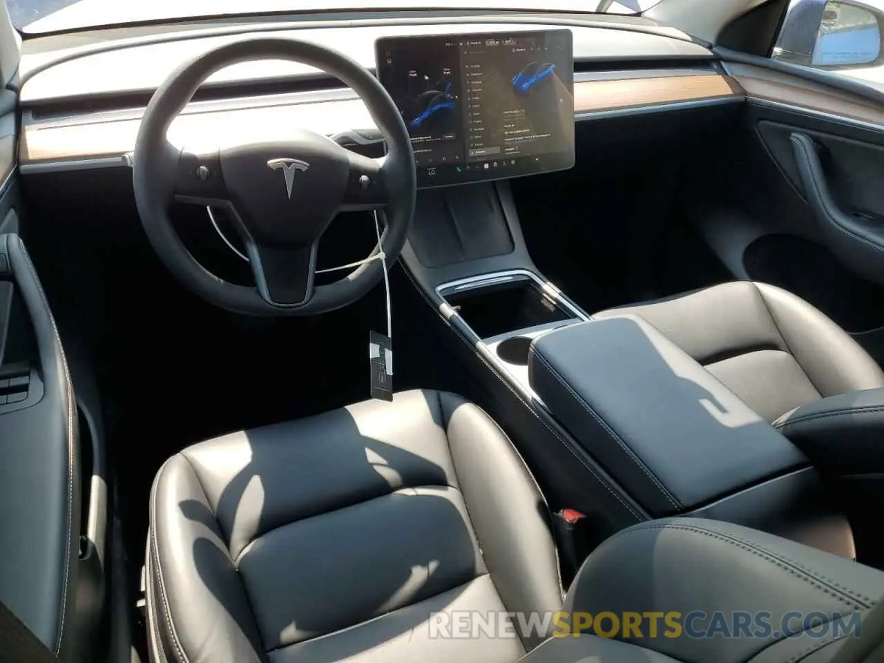 8 Photograph of a damaged car 7SAYGAEE6RF202481 TESLA MODEL Y 2024