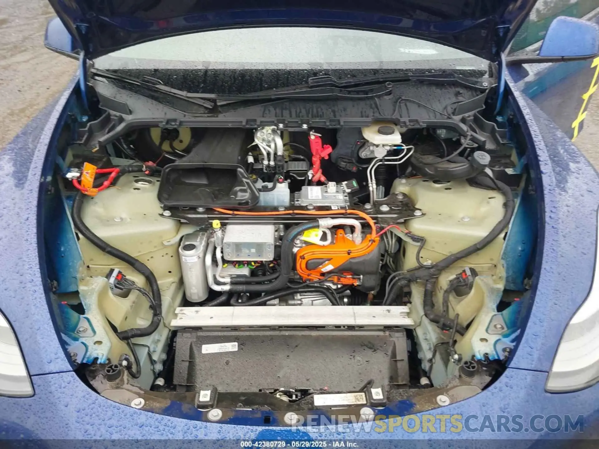 10 Photograph of a damaged car 7SAYGAEE6RF988976 TESLA MODEL Y 2024