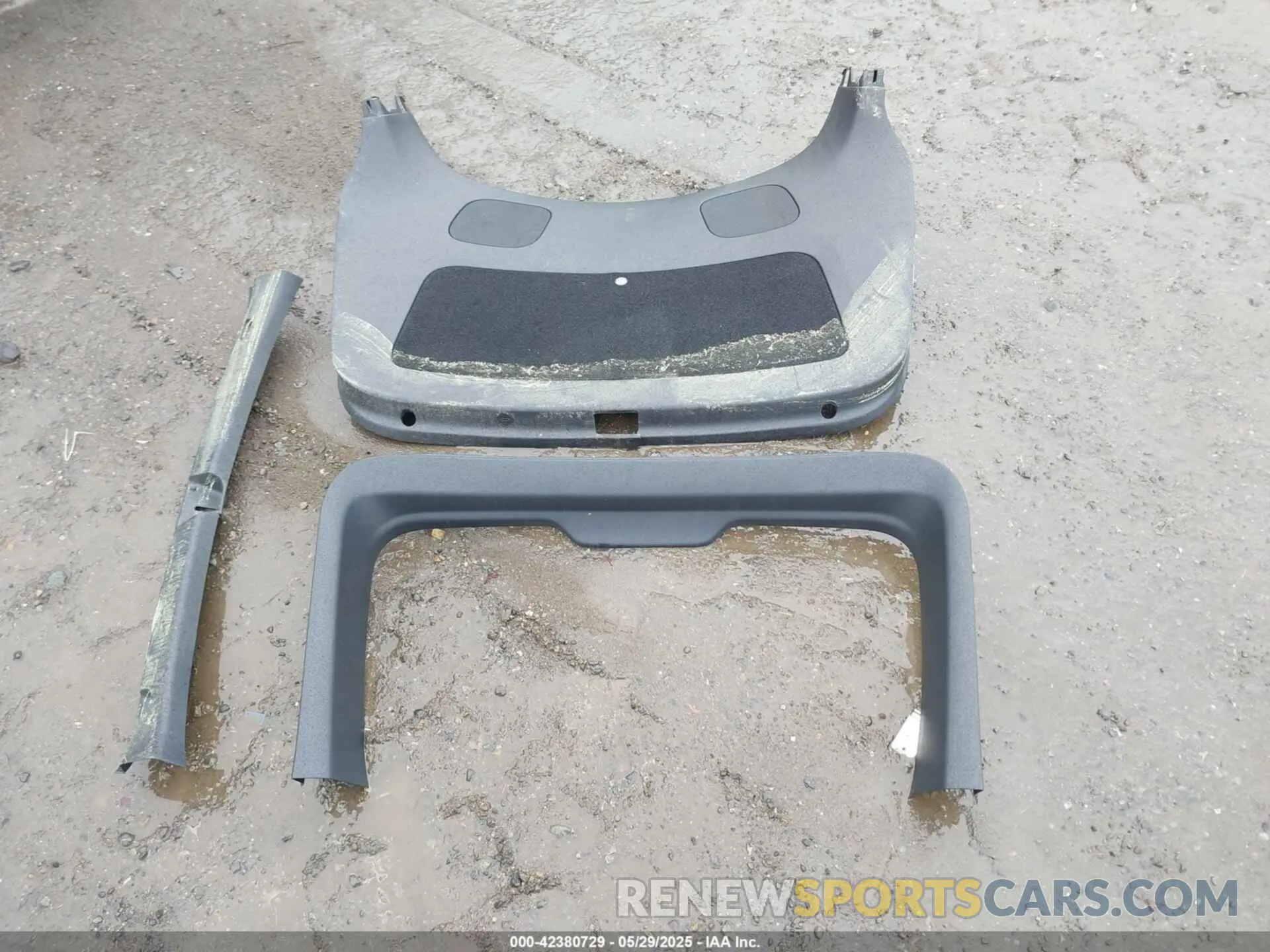 12 Photograph of a damaged car 7SAYGAEE6RF988976 TESLA MODEL Y 2024