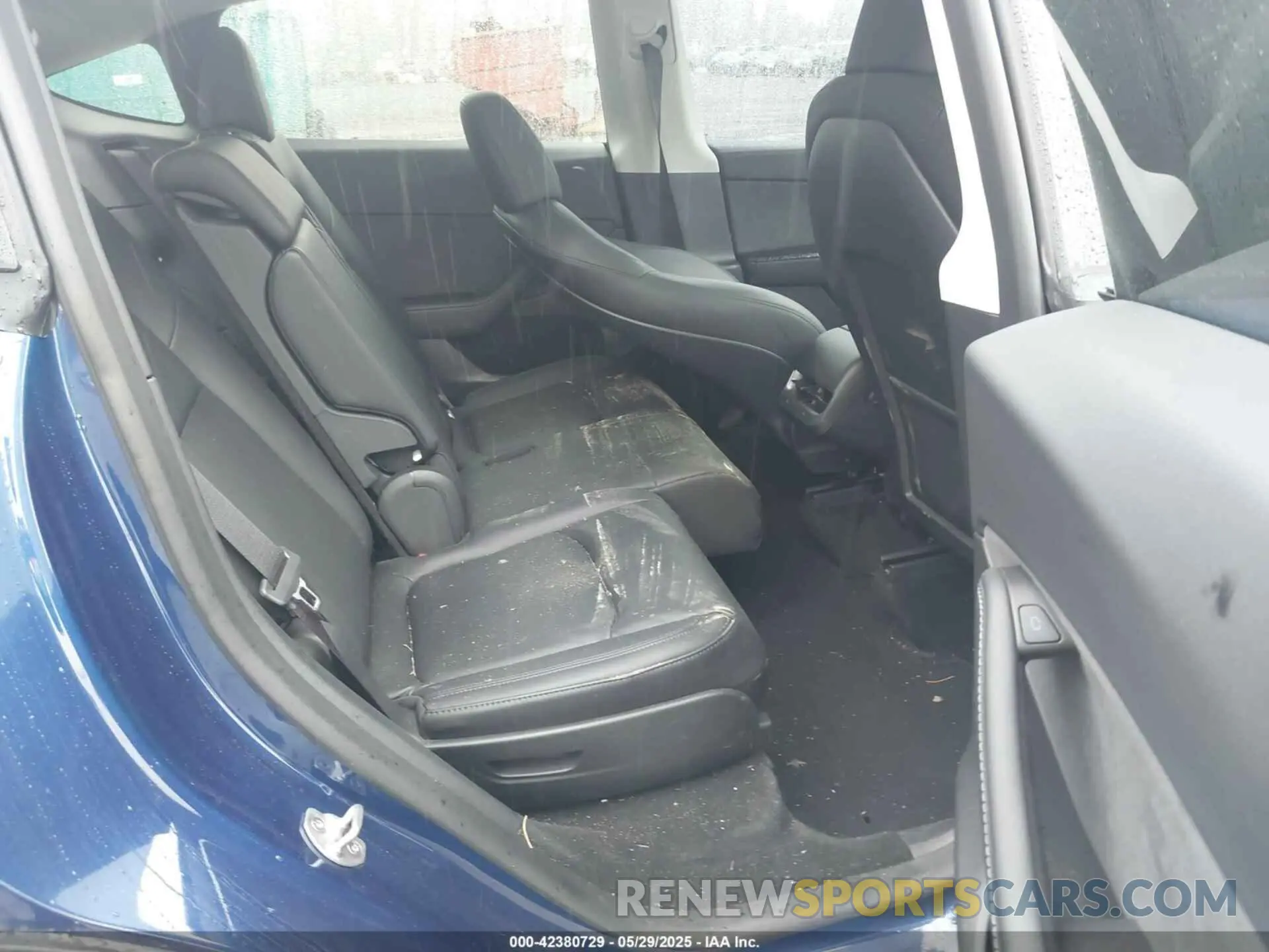 8 Photograph of a damaged car 7SAYGAEE6RF988976 TESLA MODEL Y 2024