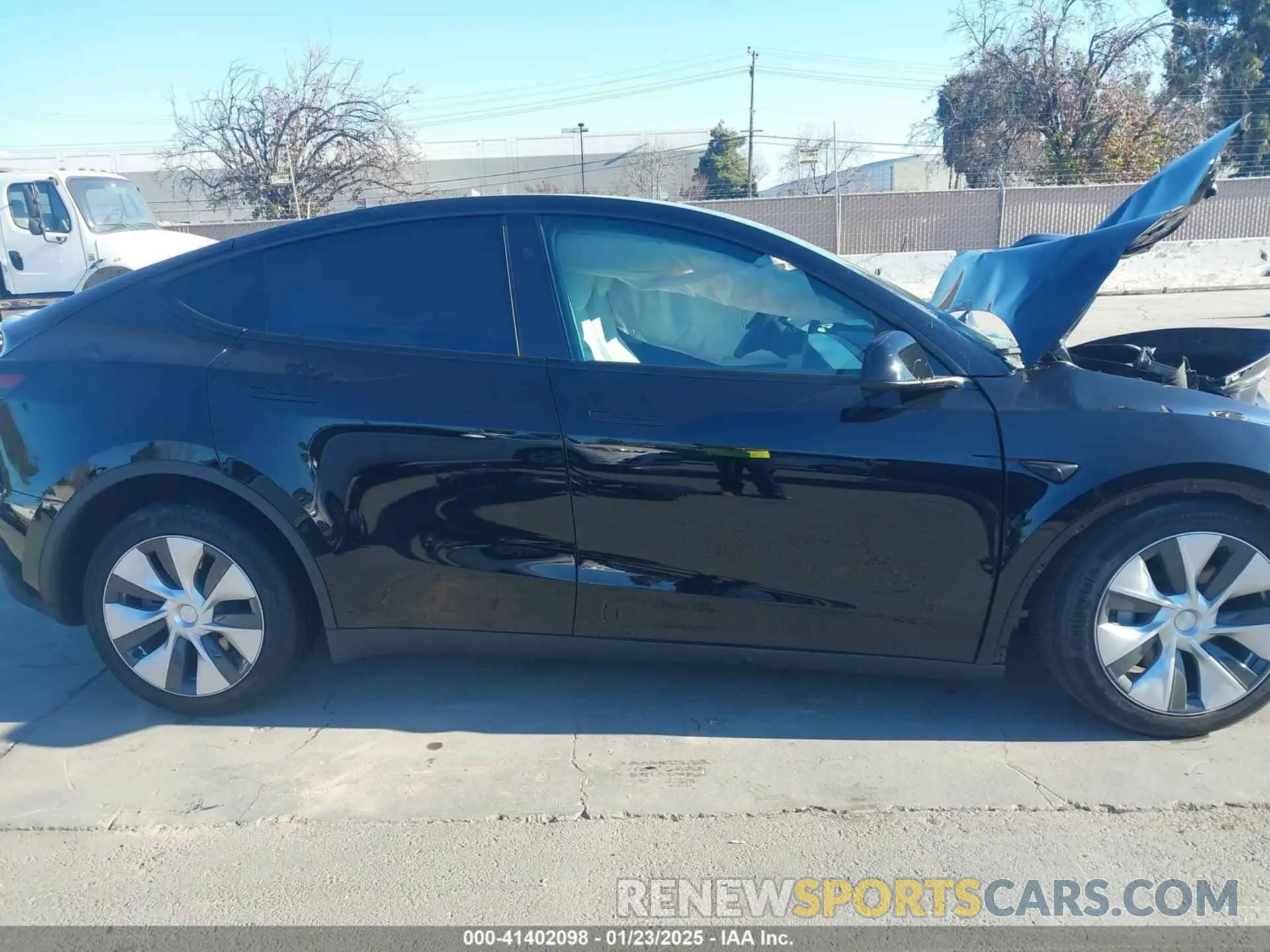 13 Photograph of a damaged car 7SAYGAEE7RF014424 TESLA MODEL Y 2024
