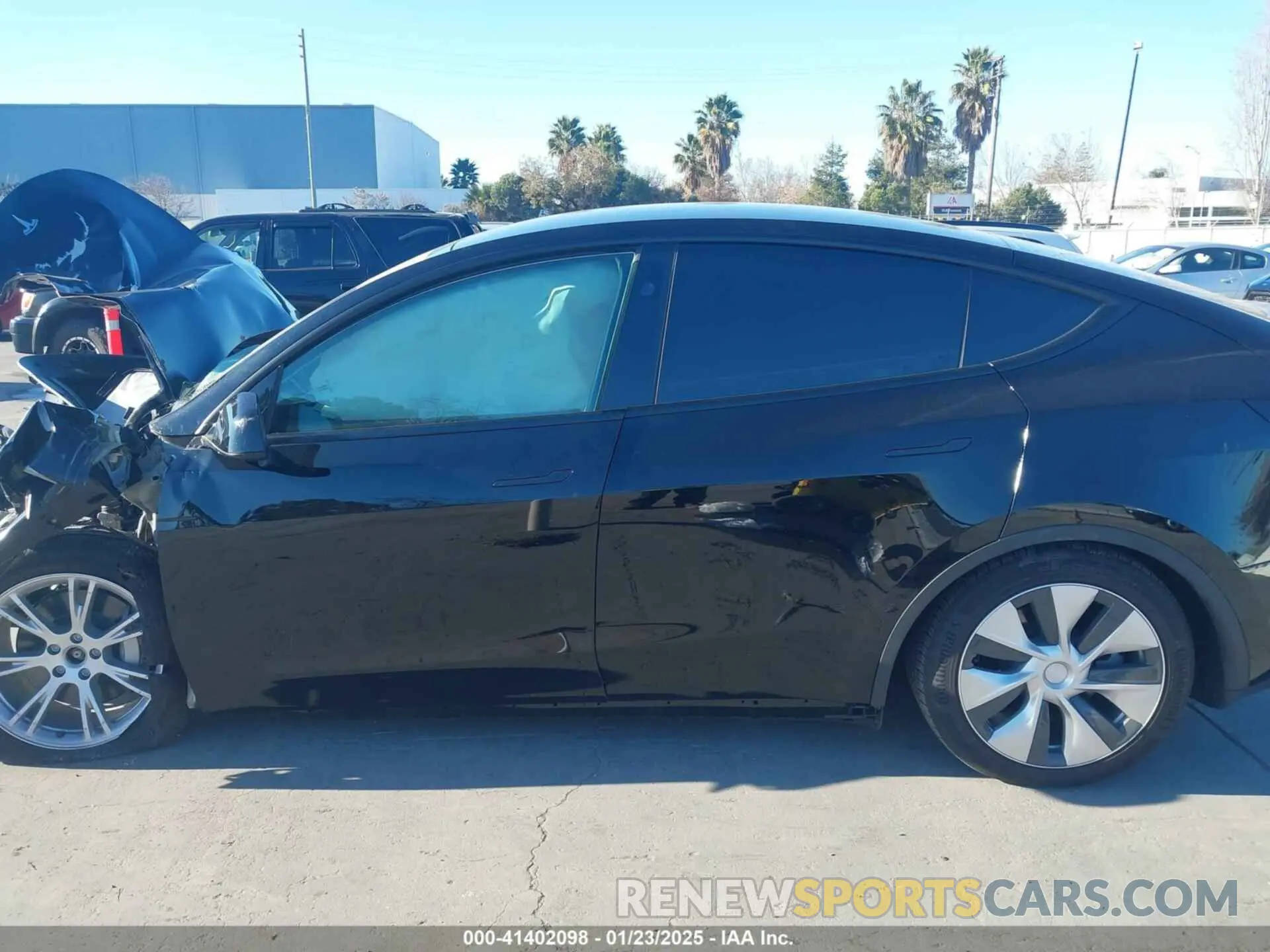 14 Photograph of a damaged car 7SAYGAEE7RF014424 TESLA MODEL Y 2024