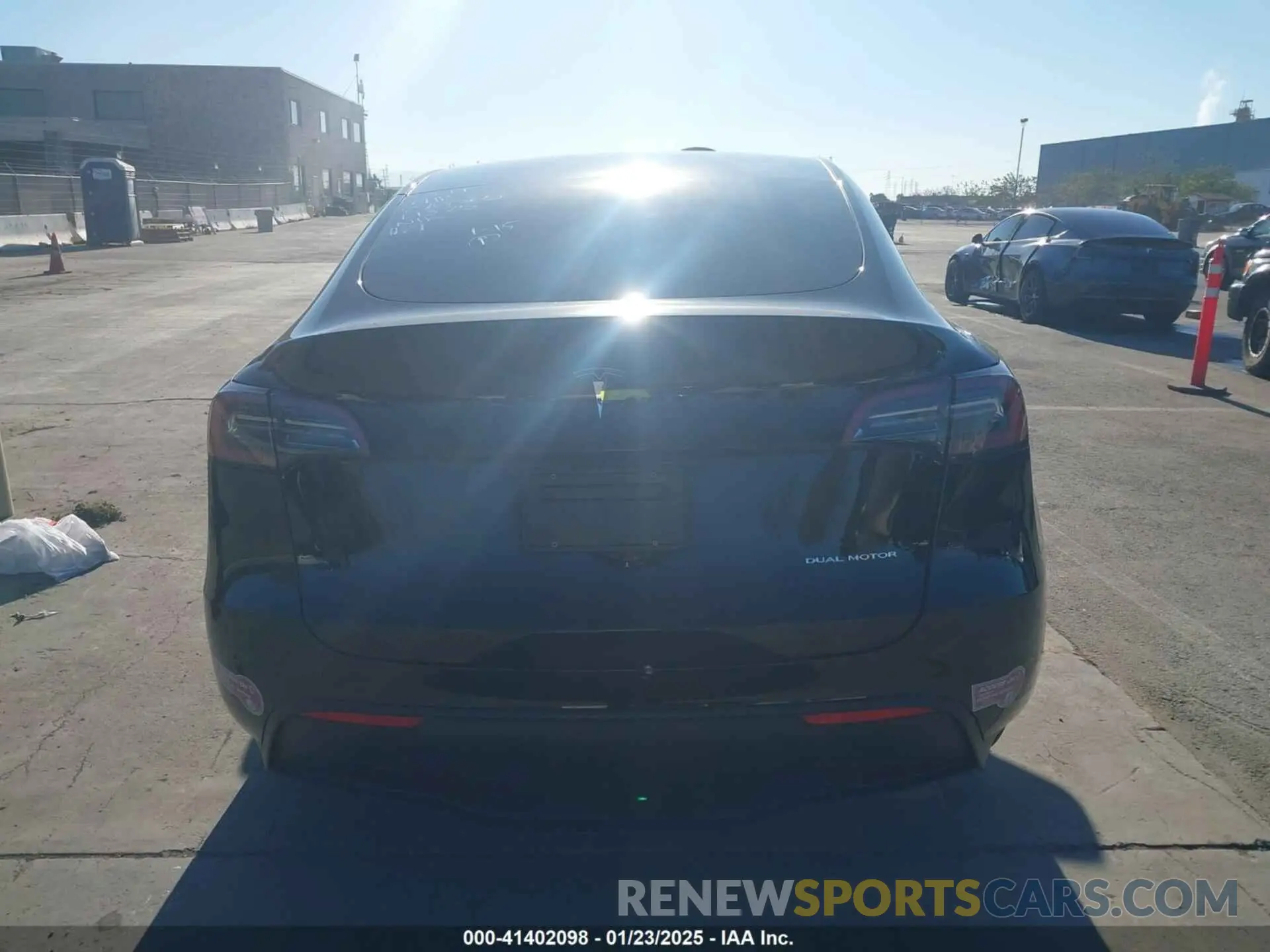 16 Photograph of a damaged car 7SAYGAEE7RF014424 TESLA MODEL Y 2024