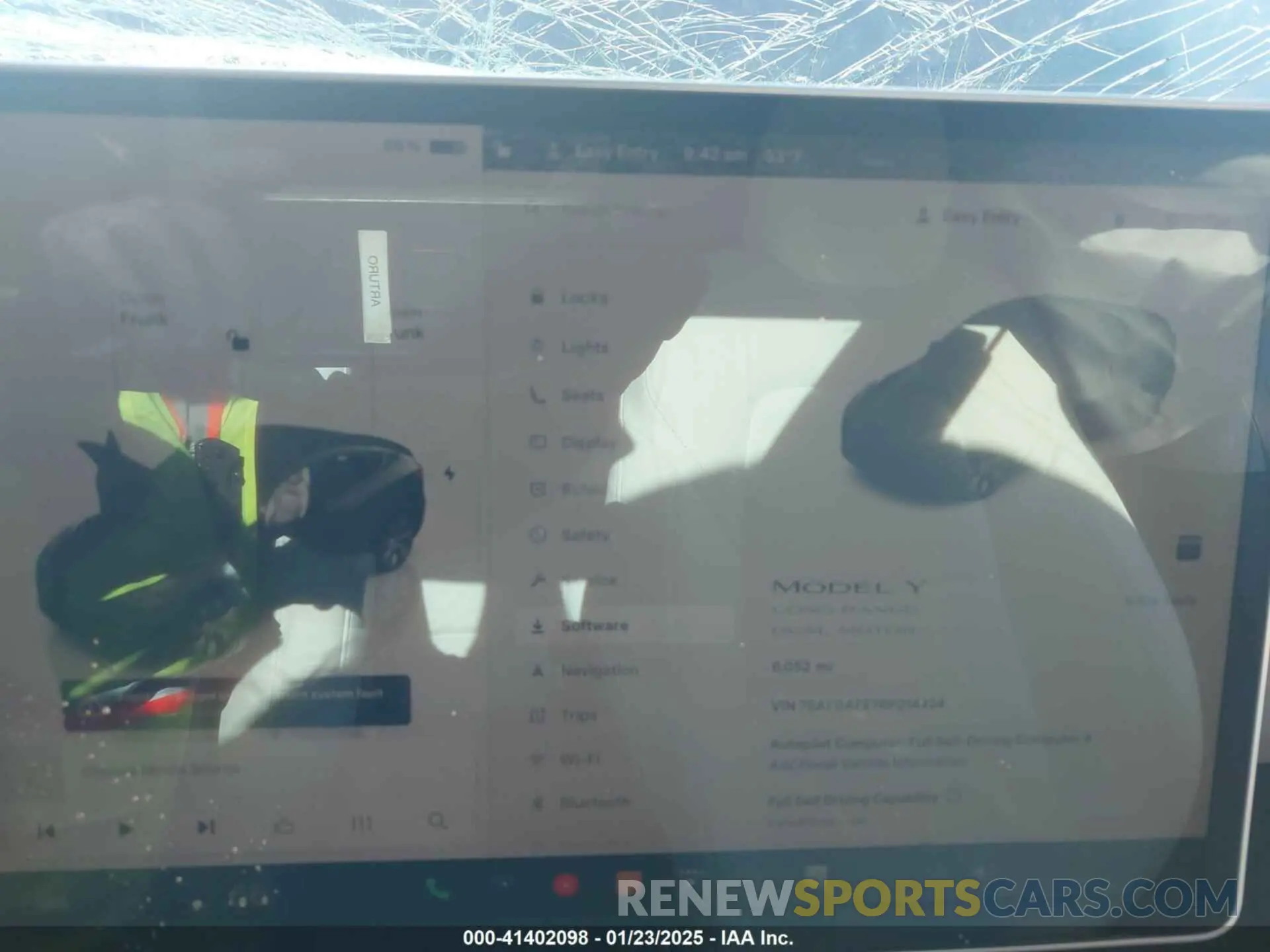 18 Photograph of a damaged car 7SAYGAEE7RF014424 TESLA MODEL Y 2024