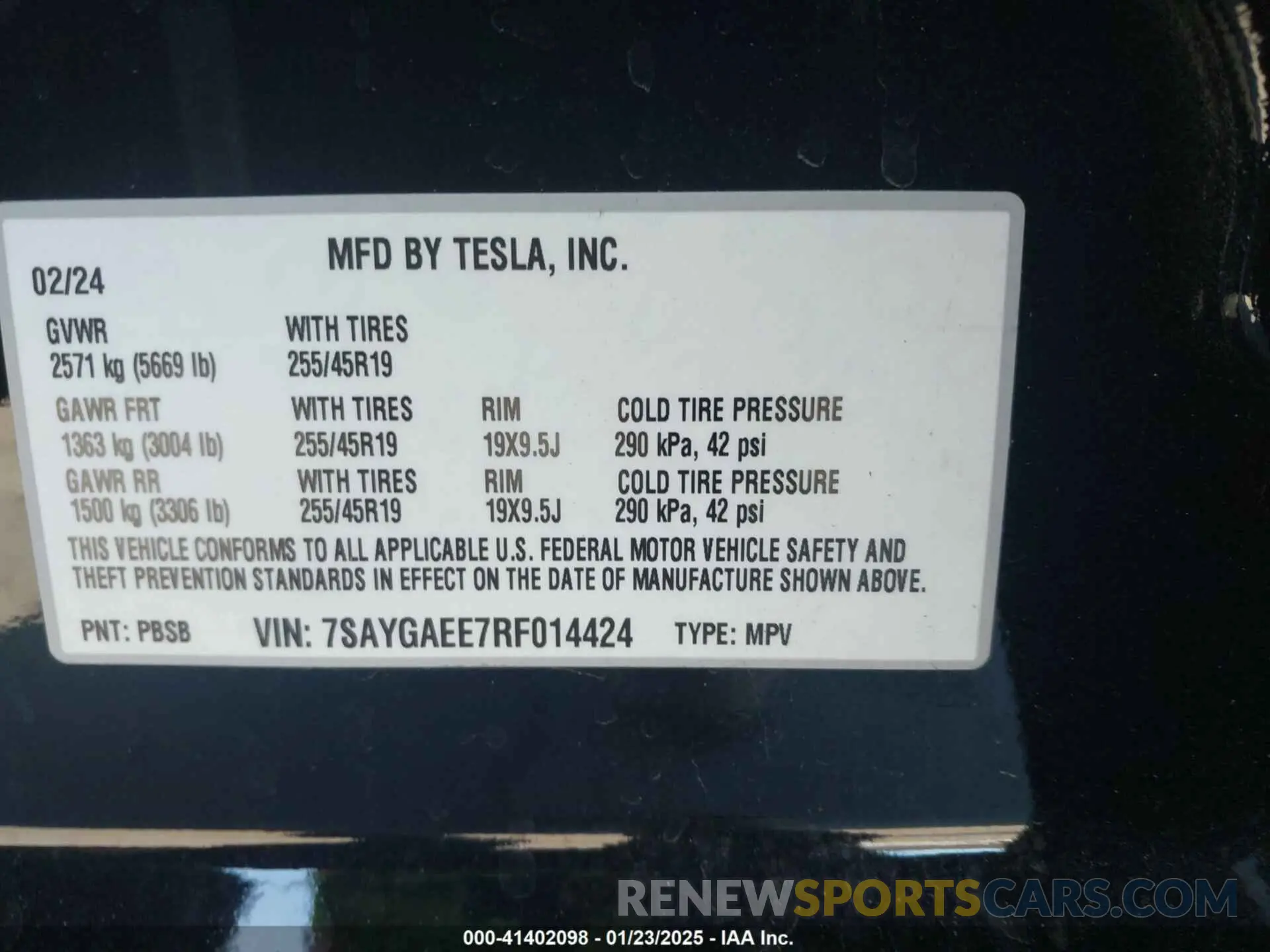 9 Photograph of a damaged car 7SAYGAEE7RF014424 TESLA MODEL Y 2024