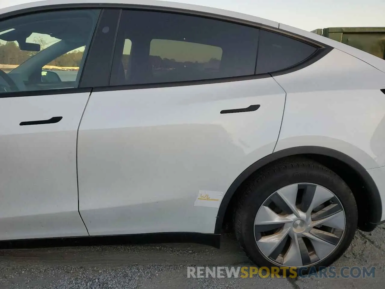 12 Photograph of a damaged car 7SAYGAEE7RF091388 TESLA MODEL Y 2024