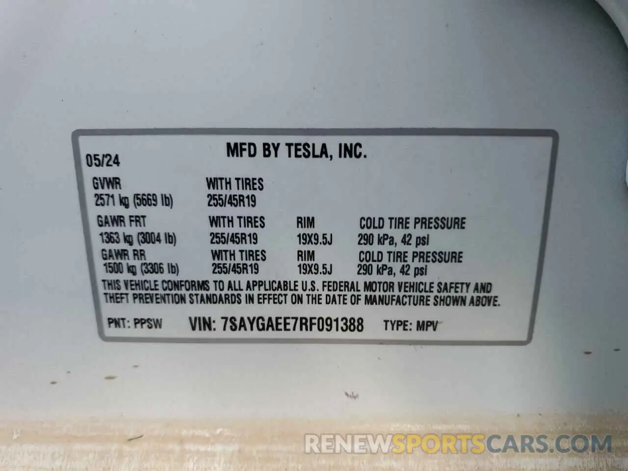 13 Photograph of a damaged car 7SAYGAEE7RF091388 TESLA MODEL Y 2024