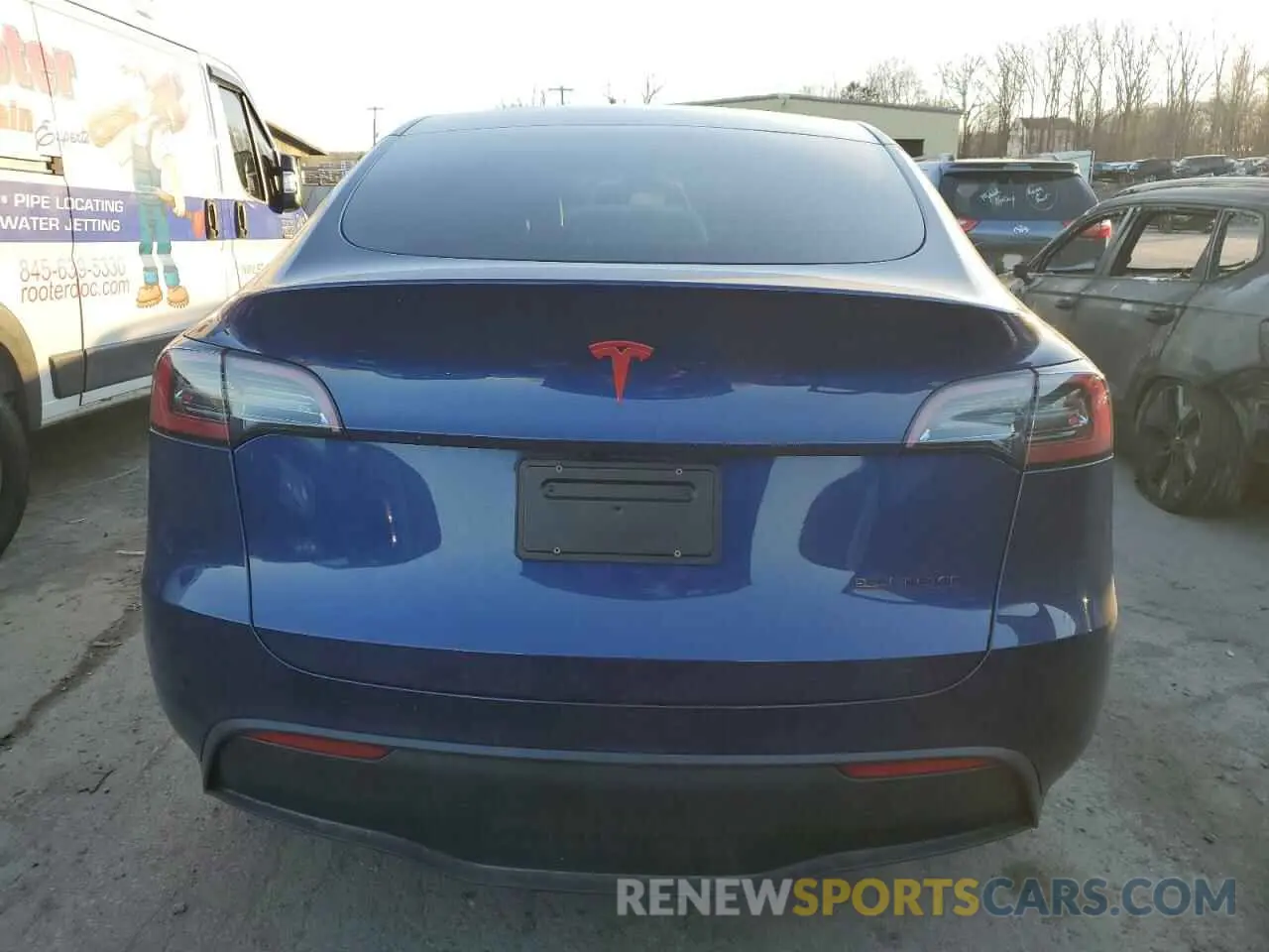 6 Photograph of a damaged car 7SAYGAEE7RF152786 TESLA MODEL Y 2024