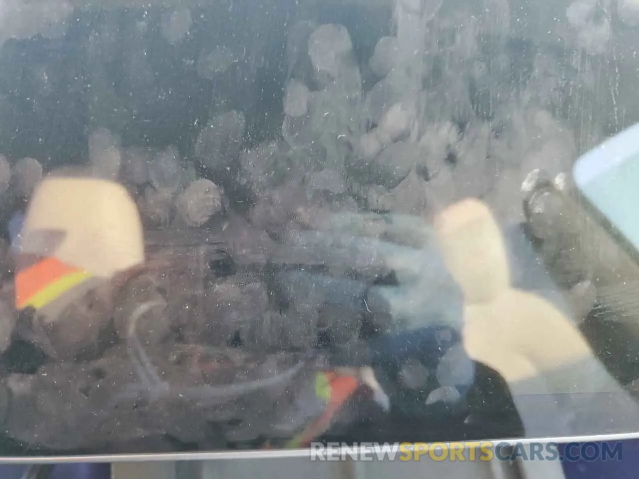 9 Photograph of a damaged car 7SAYGAEE7RF152786 TESLA MODEL Y 2024
